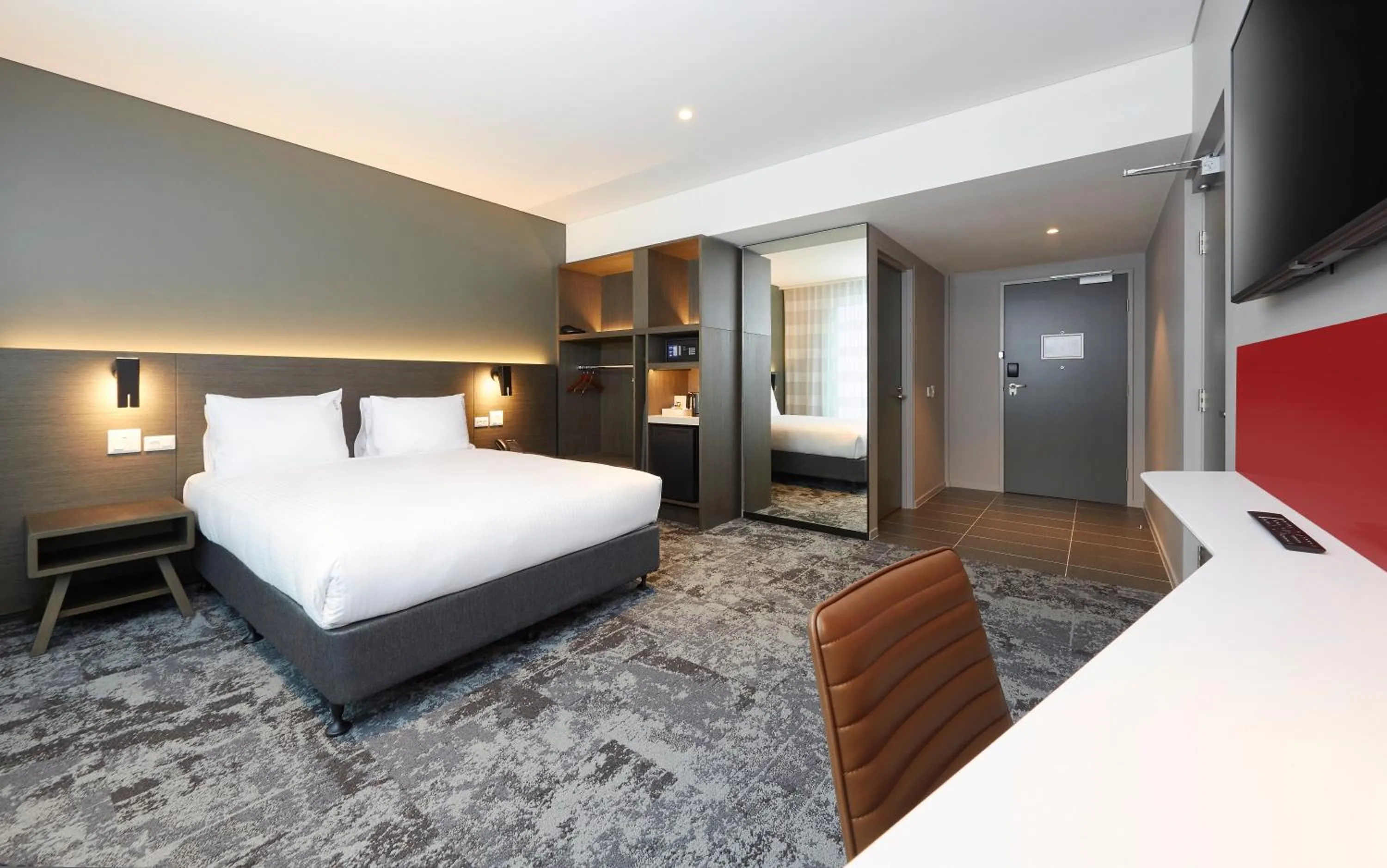 Photo of the whole room, Bed in Holiday Inn Express Melbourne Southbank by IHG