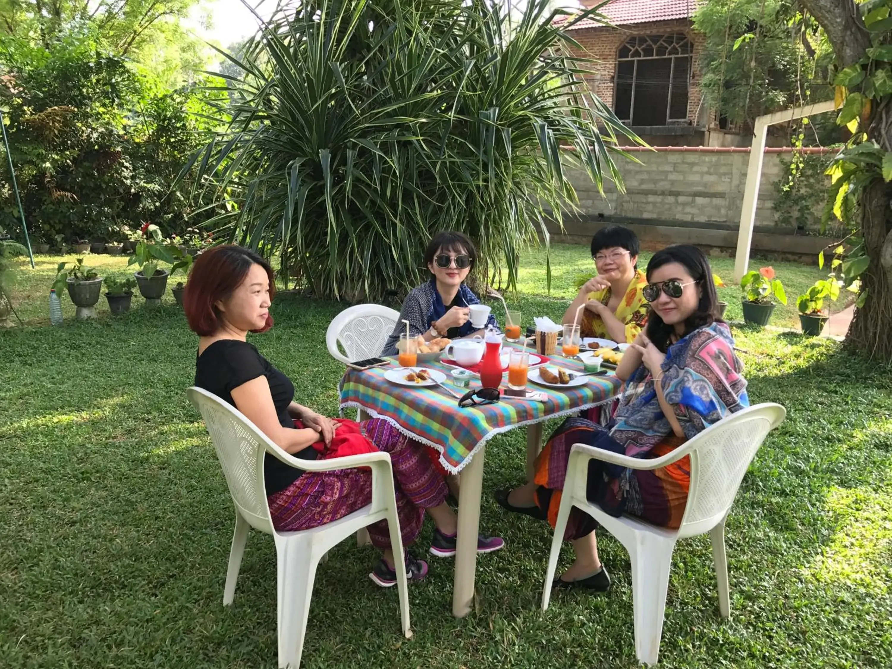 Restaurant/places to eat in Villa Shade Restaurant/places to eat in Villa Shade