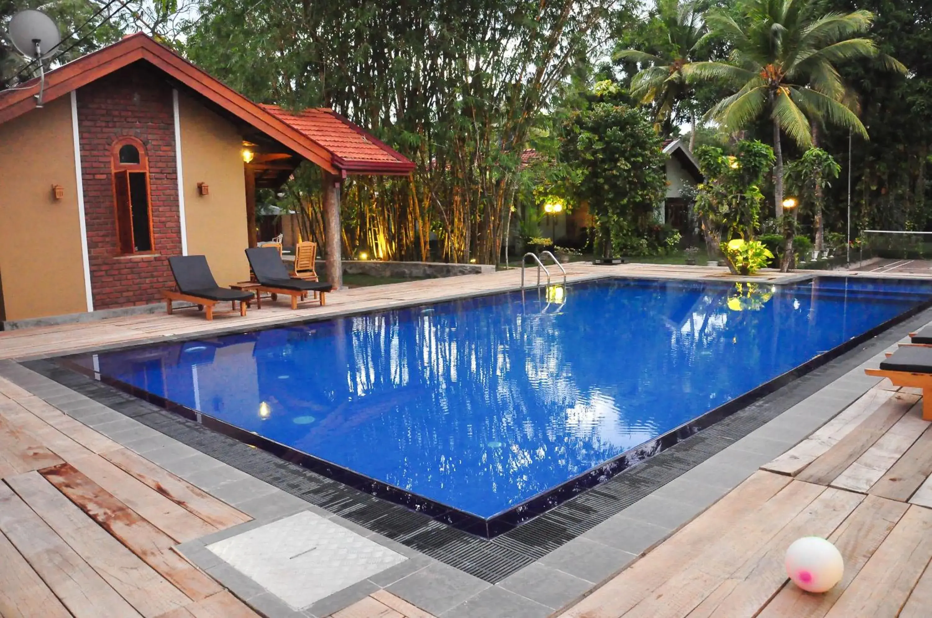 Facade/entrance in Villa Shade Facade/entrance in Villa Shade