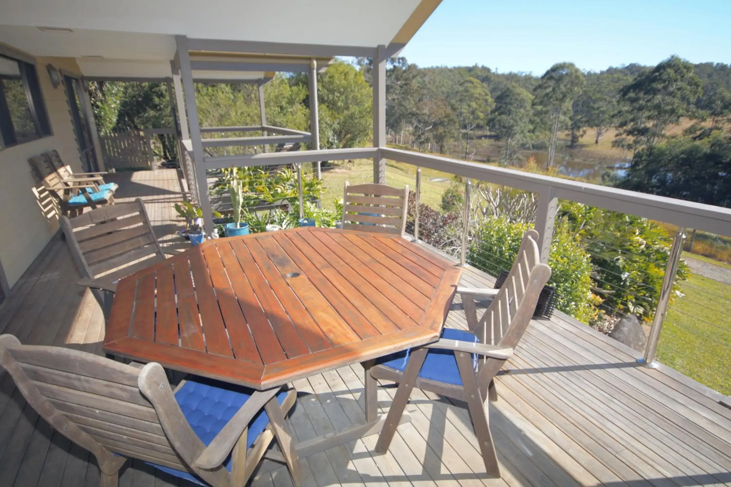 Two-Bedroom Chalet in Clarendon Forest Retreat Two-Bedroom Chalet in Clarendon Forest Retreat