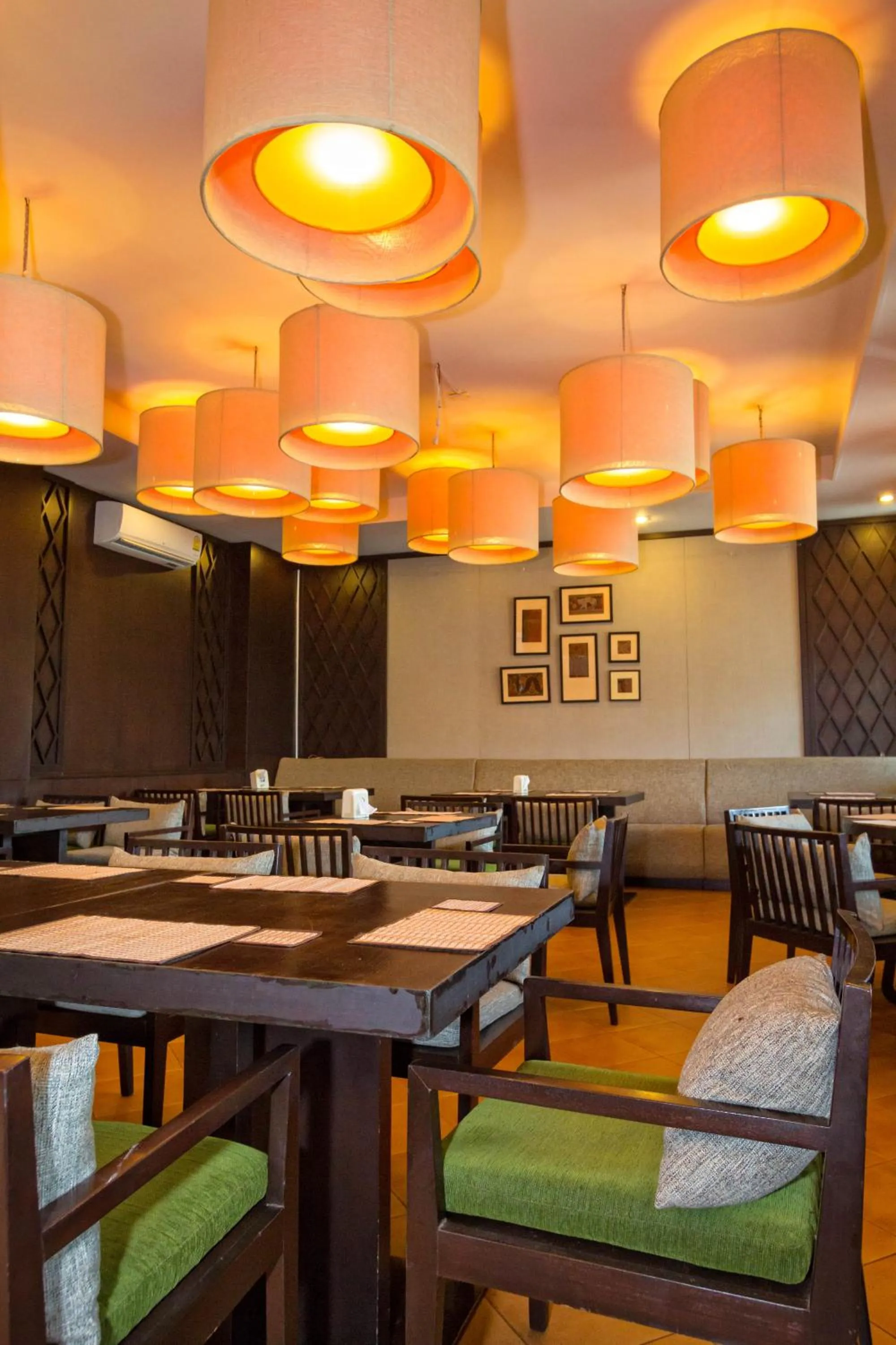 Restaurant/places to eat in Panya Resort Hotel