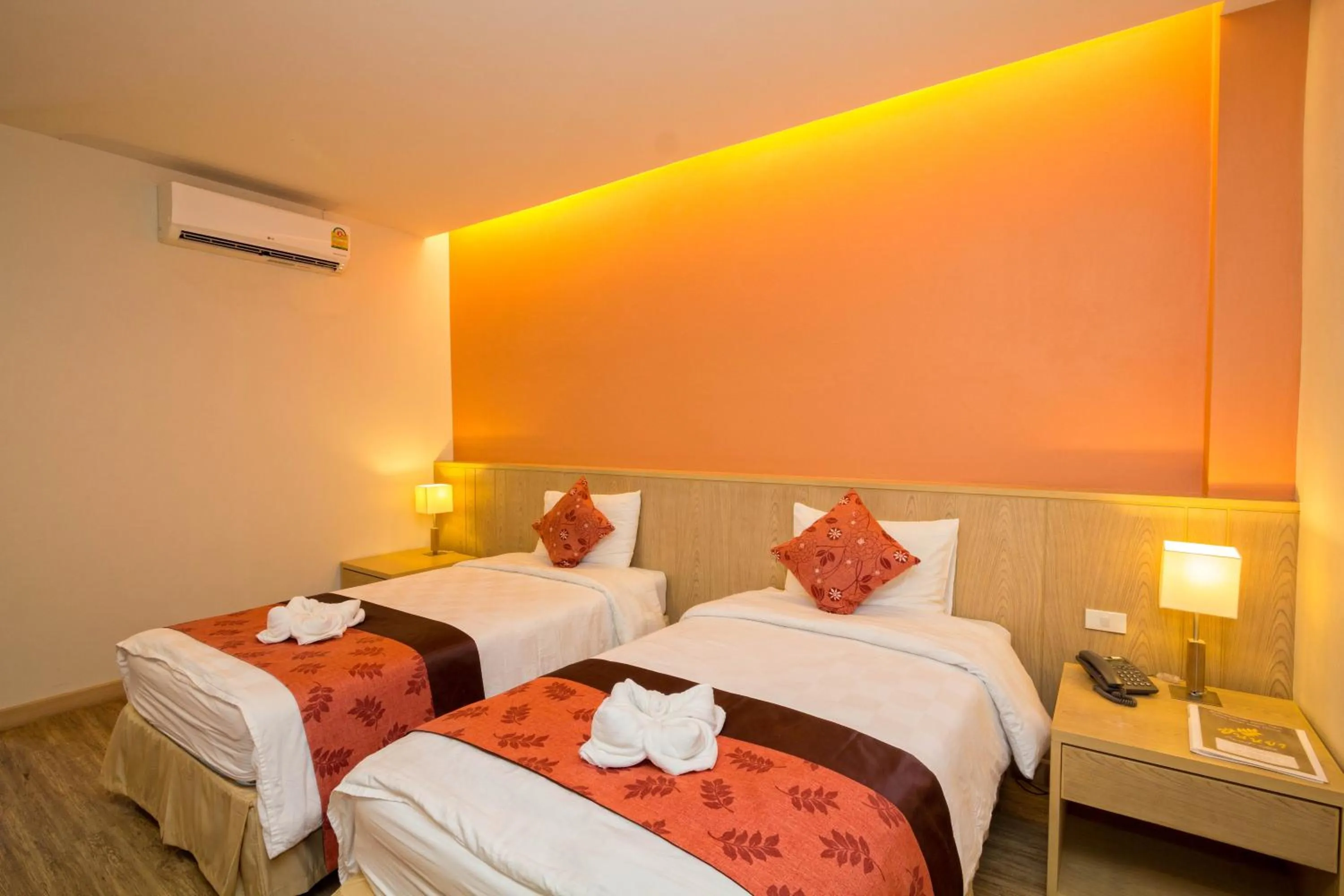 Bed in Panya Resort Hotel