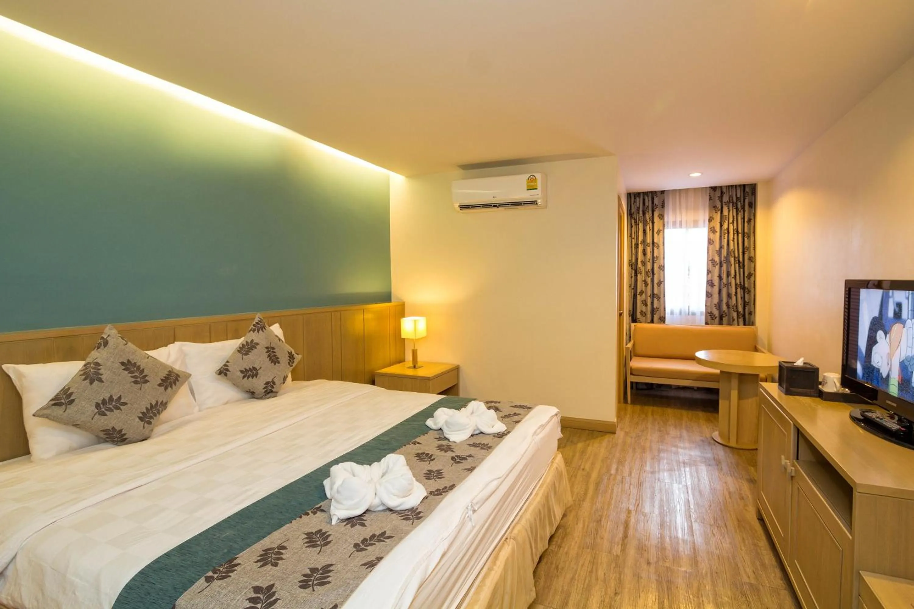 Bedroom, Bed in Panya Resort Hotel