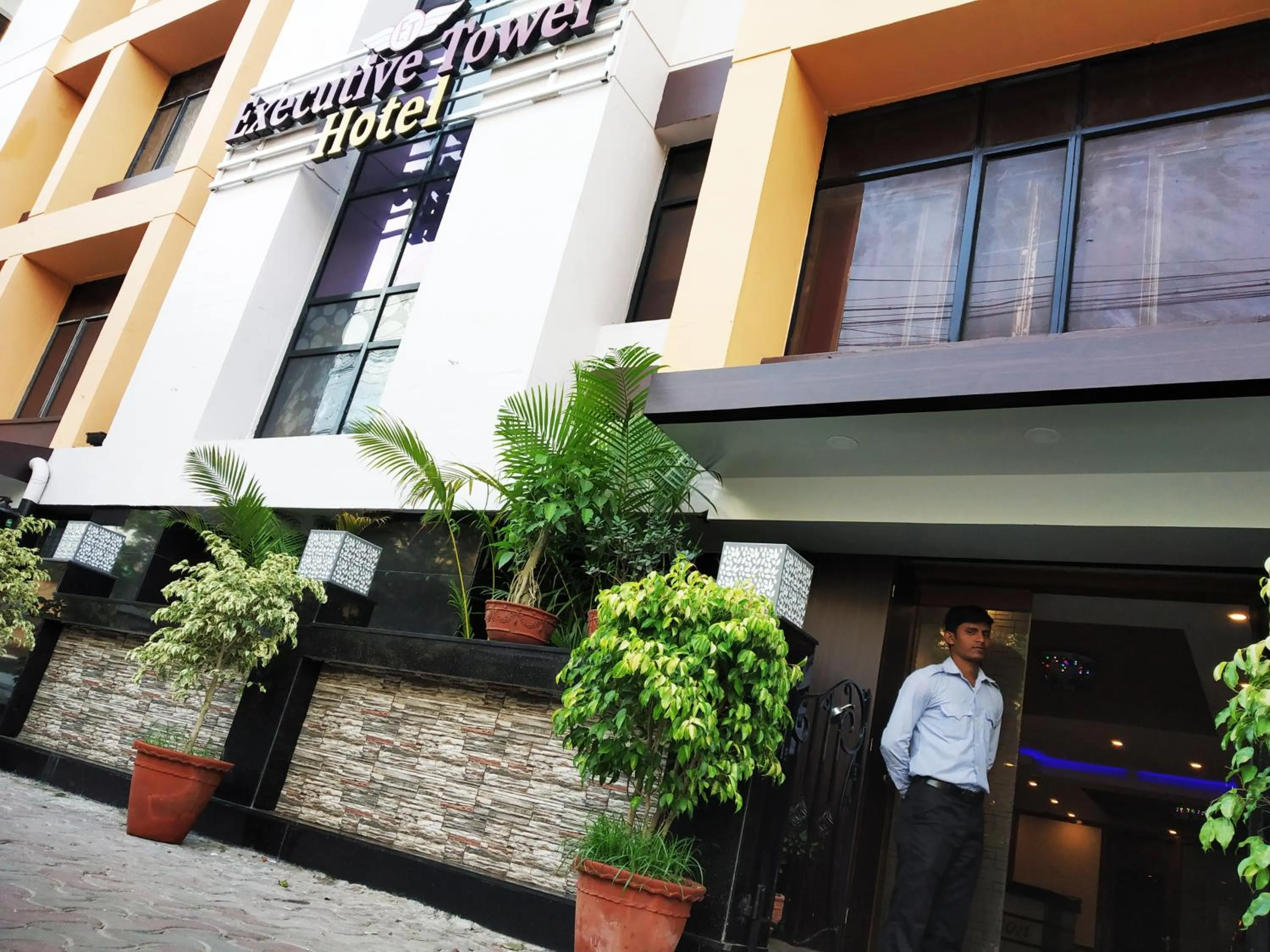 Facade/entrance in Hotel Executive Tower