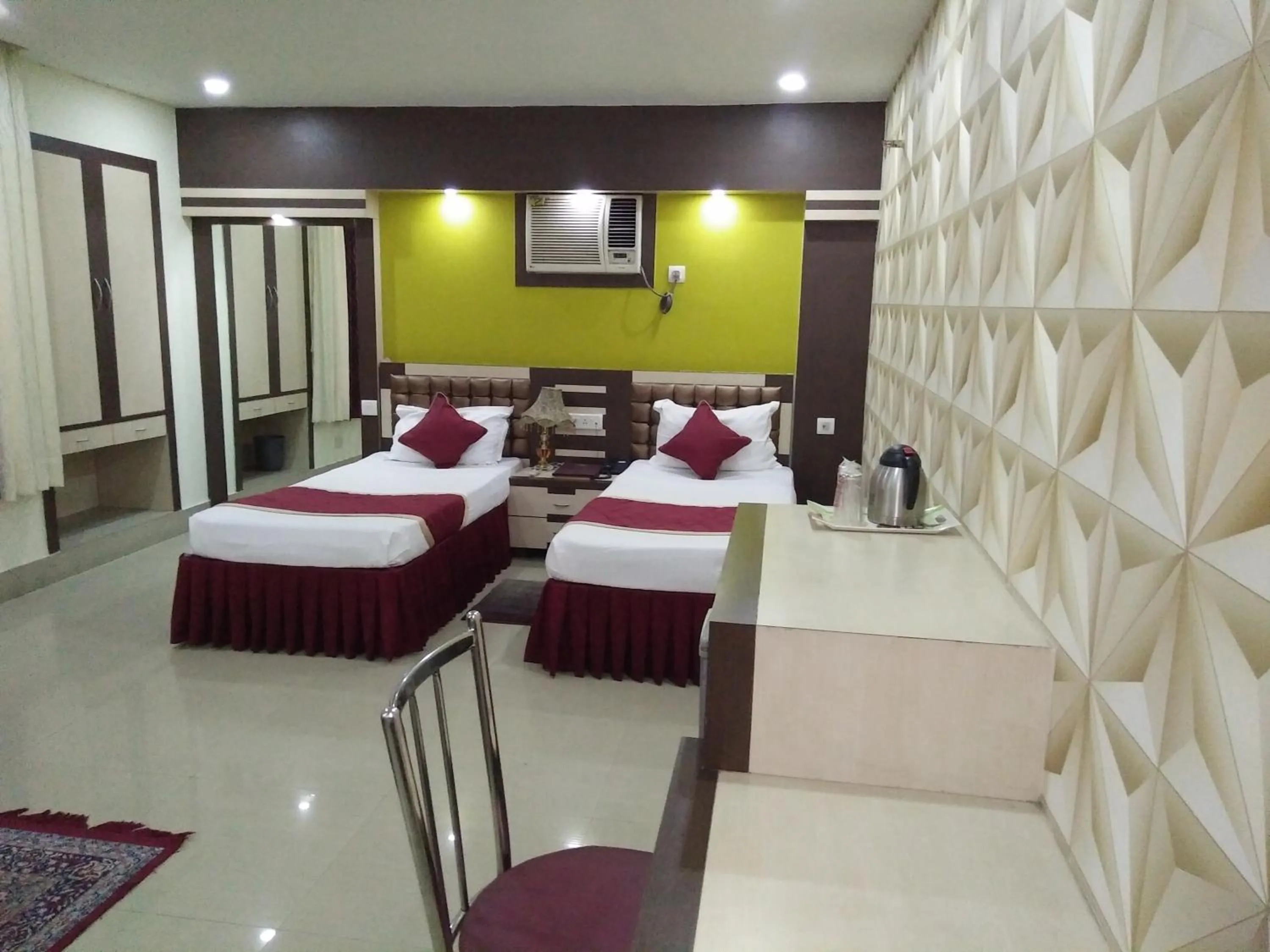 Staff, Bed in Hotel Executive Tower