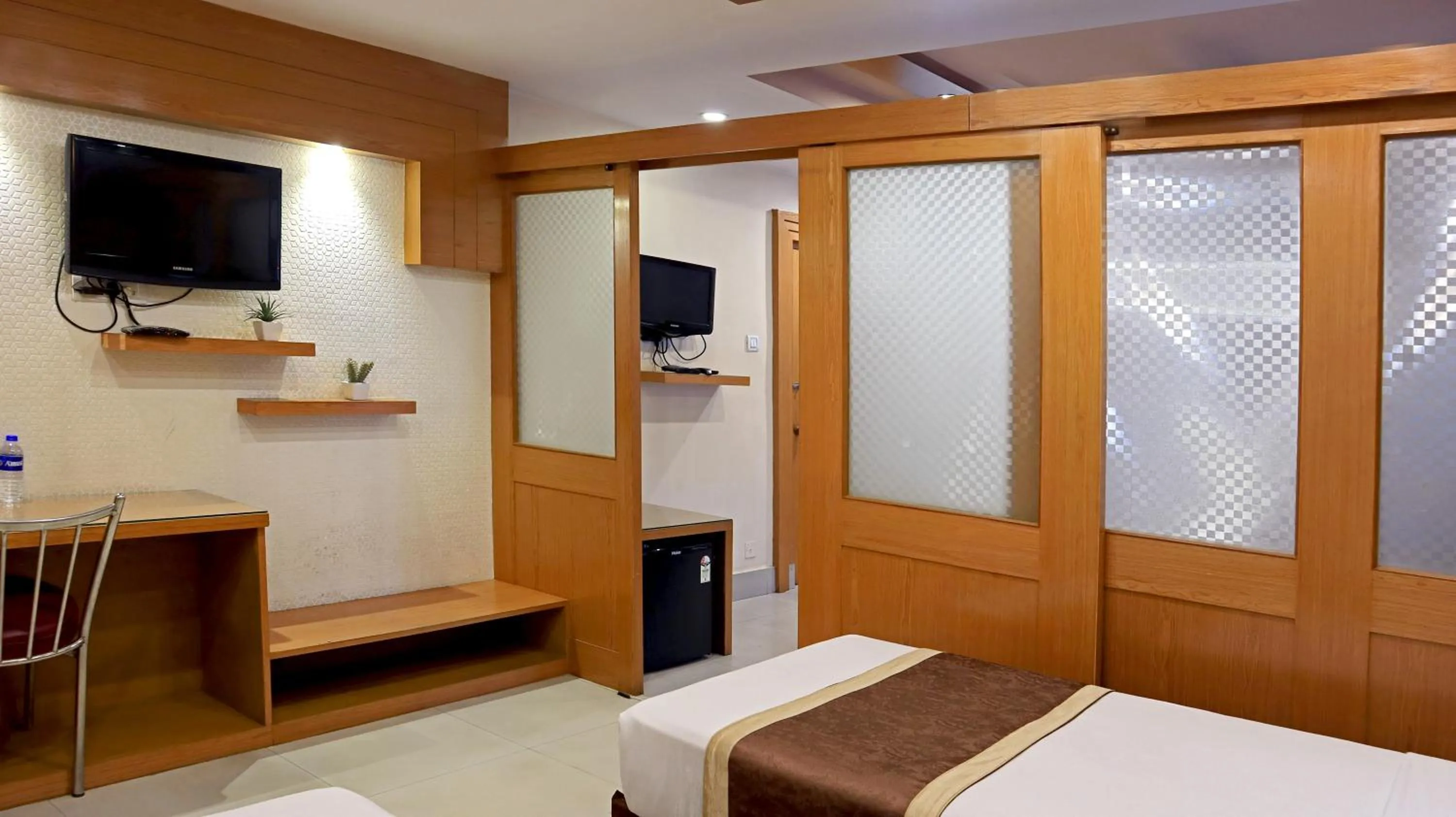 TV and multimedia, Bed in Hotel Executive Tower