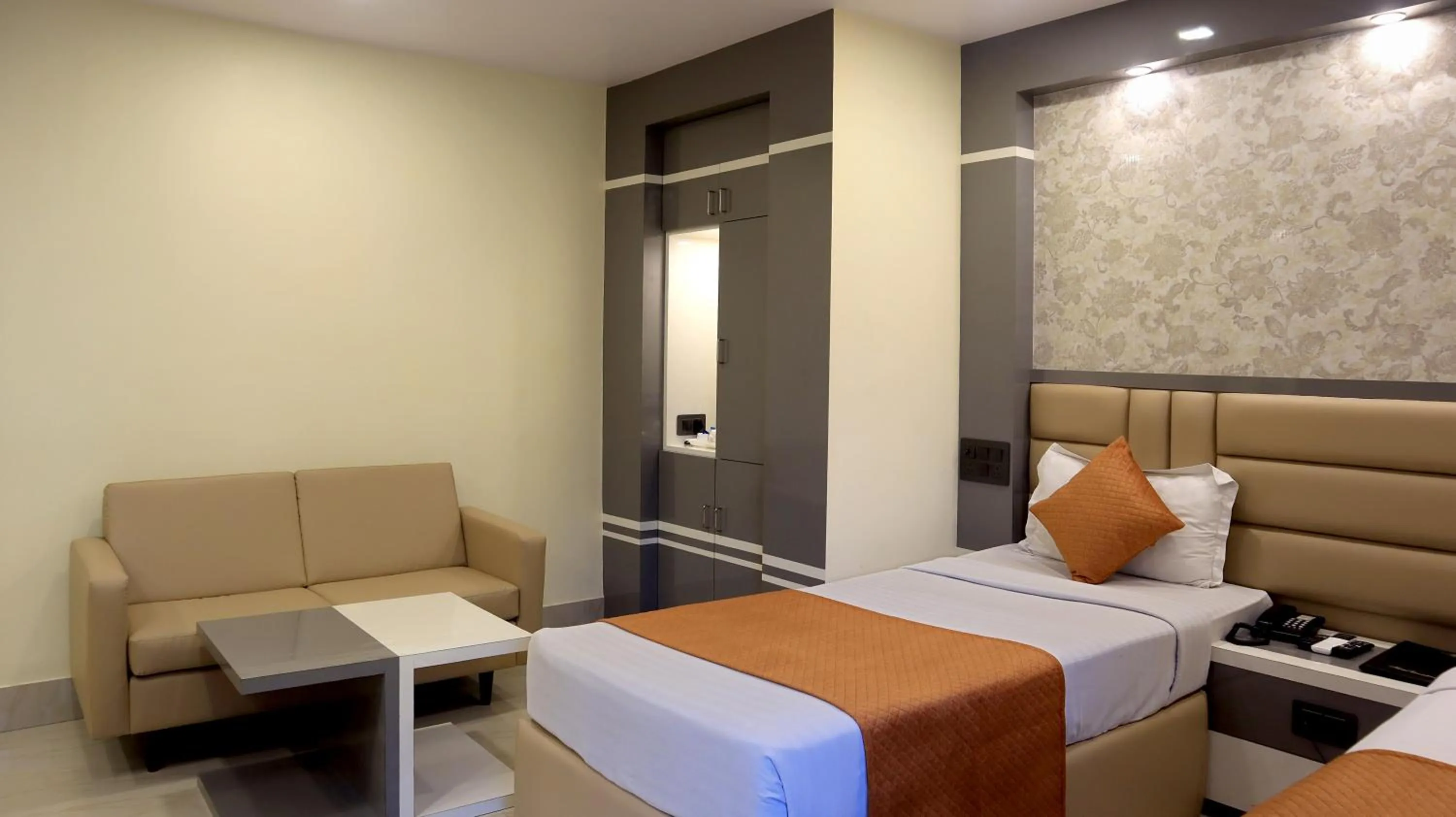 Bed in Hotel Executive Tower