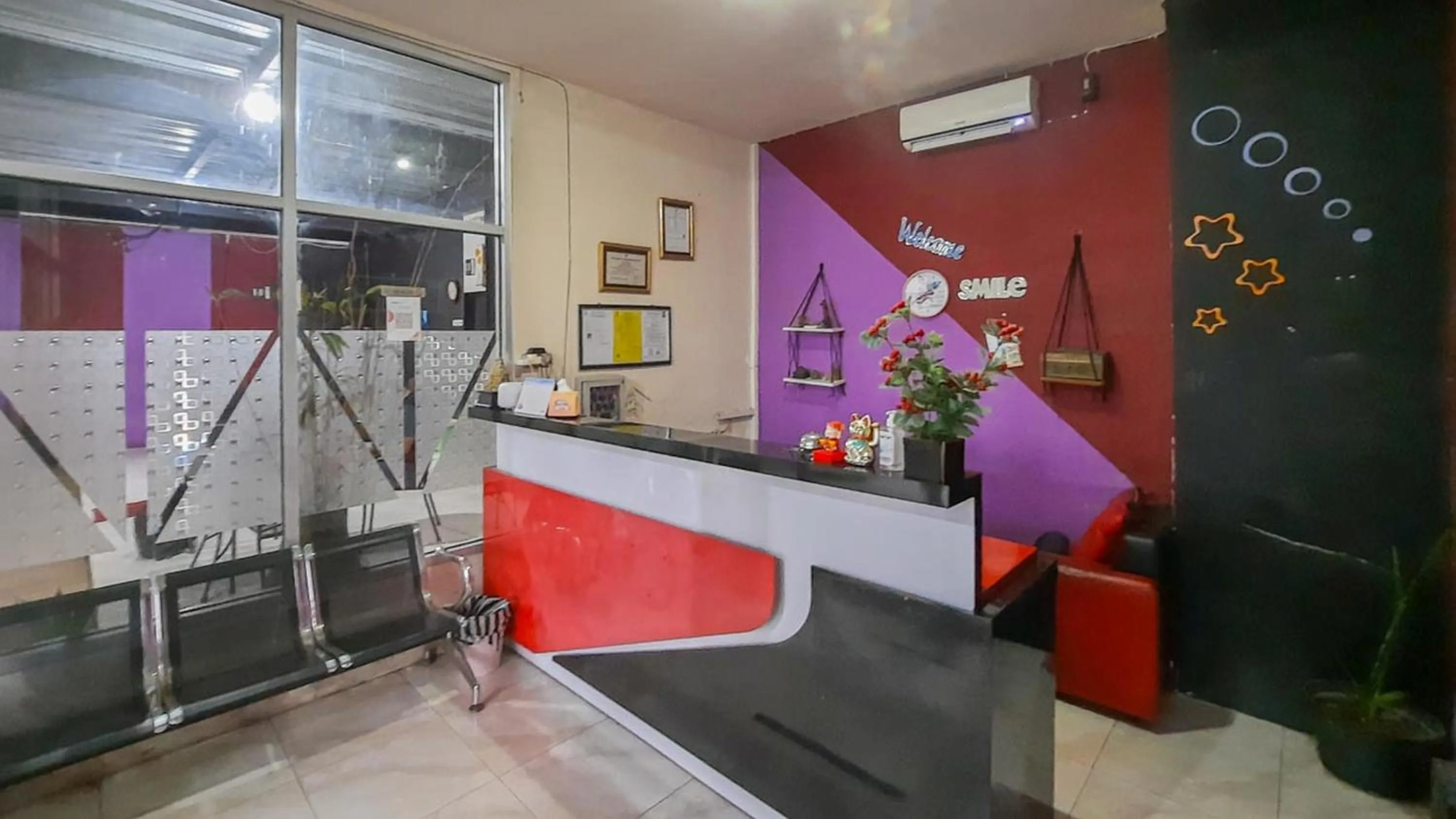 Lobby or reception in Wisma Malawen Palangkaraya Mitra RedDoorz