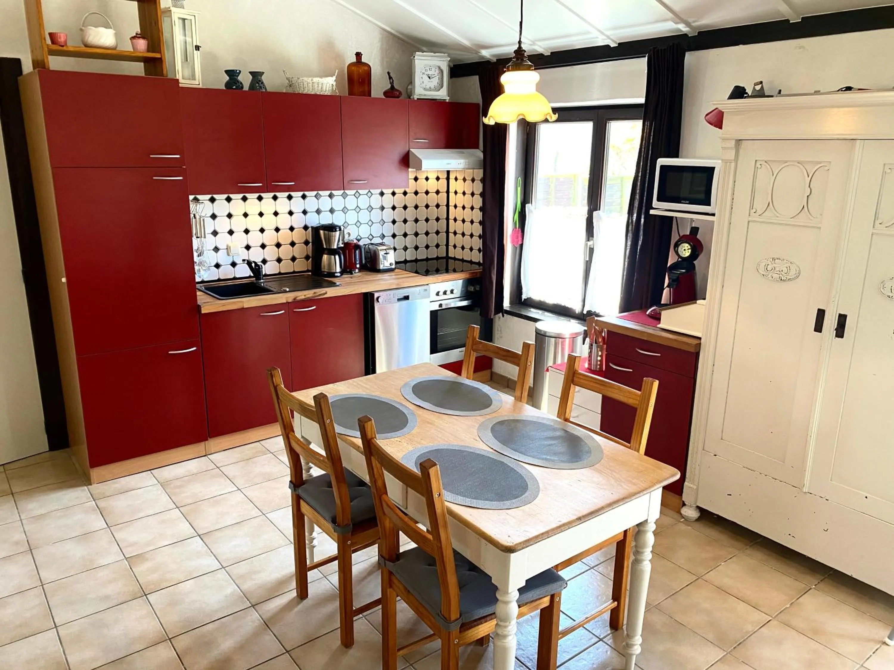 Kitchen or kitchenette in Zeepark Zeewind
