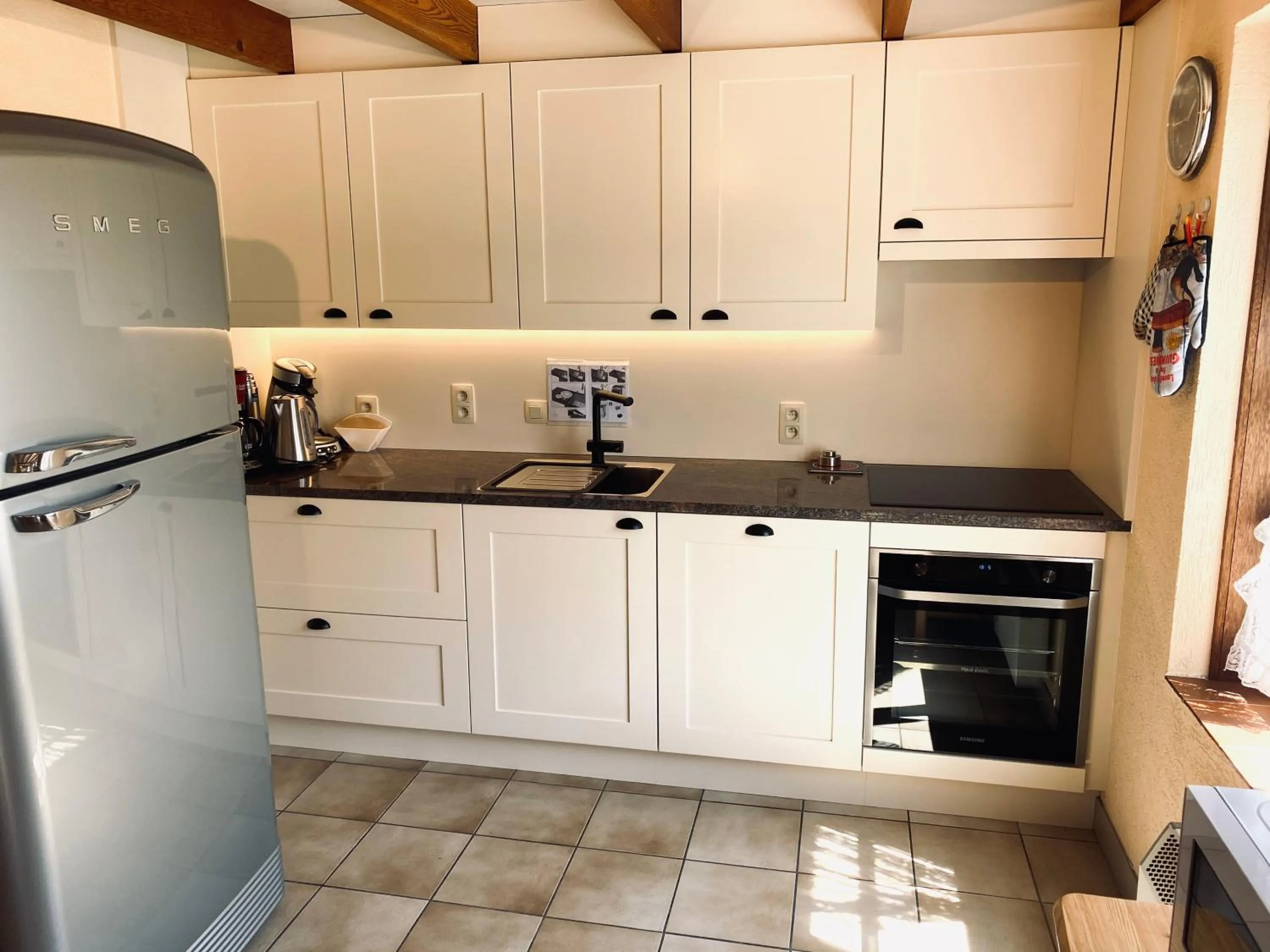 Kitchen or kitchenette in Zeepark Zeewind