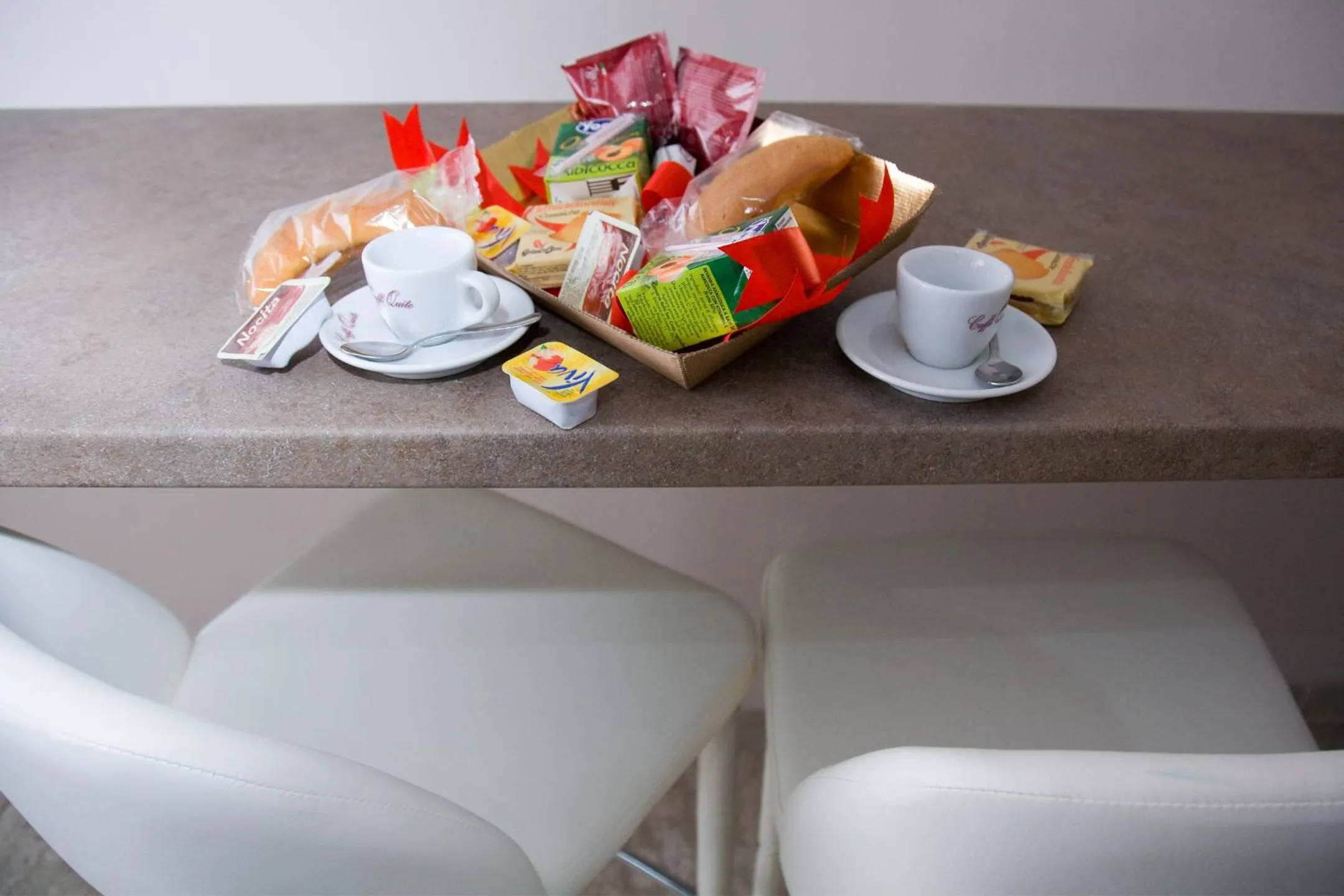 Restaurant/places to eat in Gold94