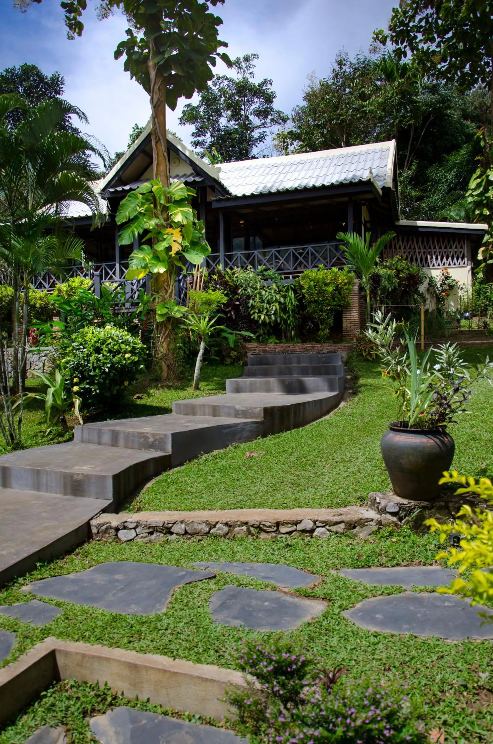 Restaurant/places to eat in Hillside - Nature Lifestyle Lodge