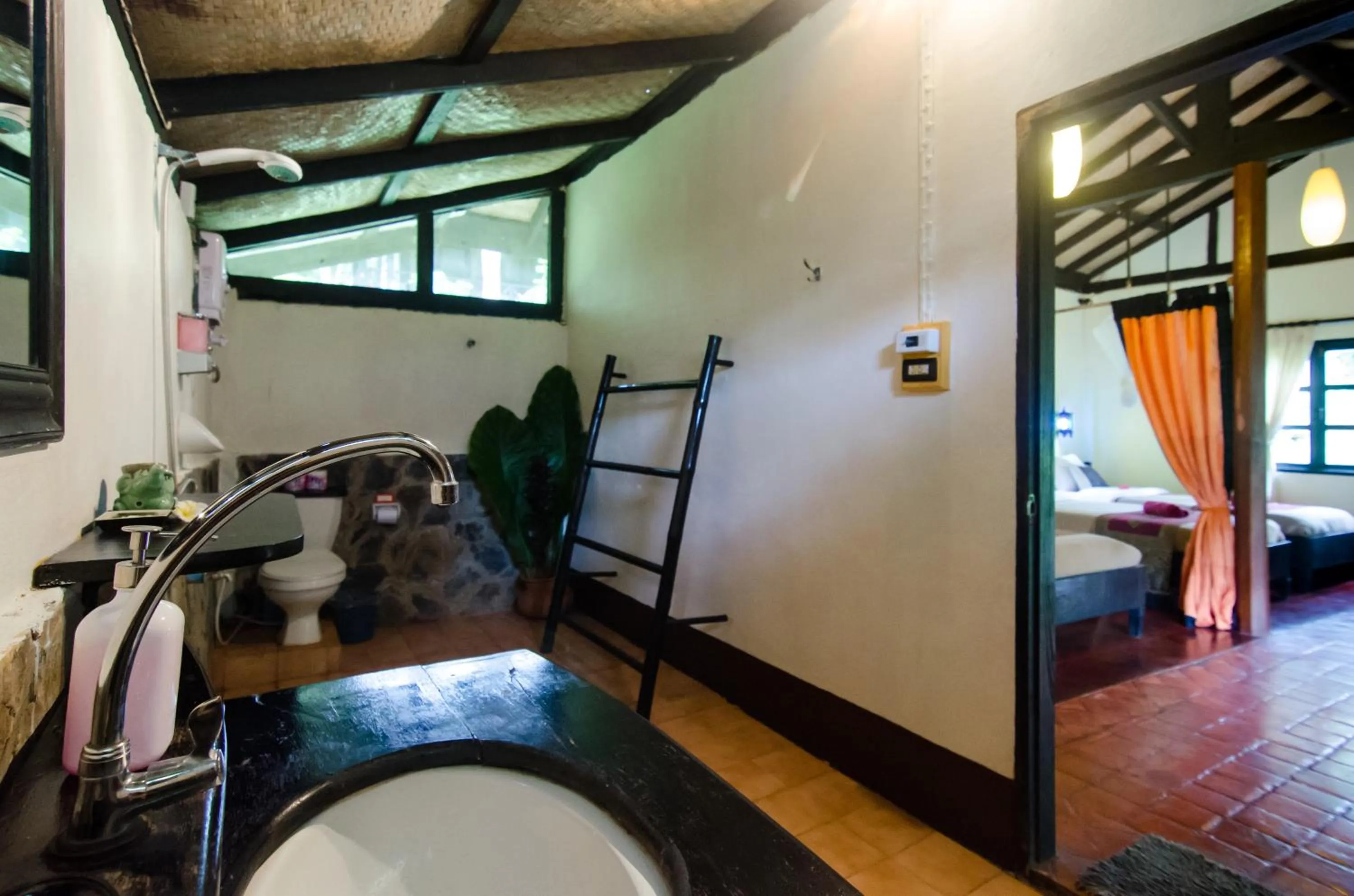 Shower, Bed in Hillside - Nature Lifestyle Lodge