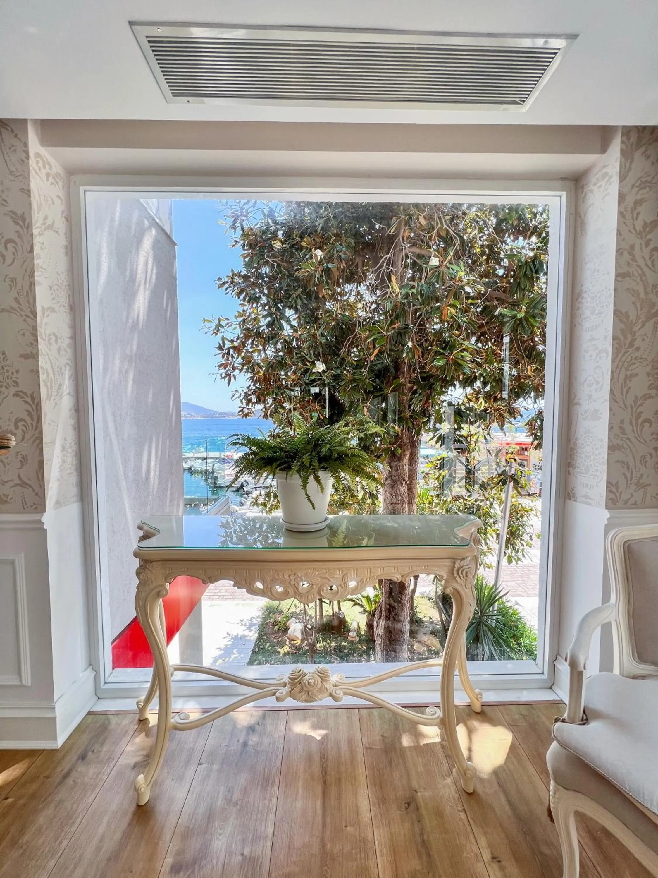 Seating area in Porto Eda Hotel