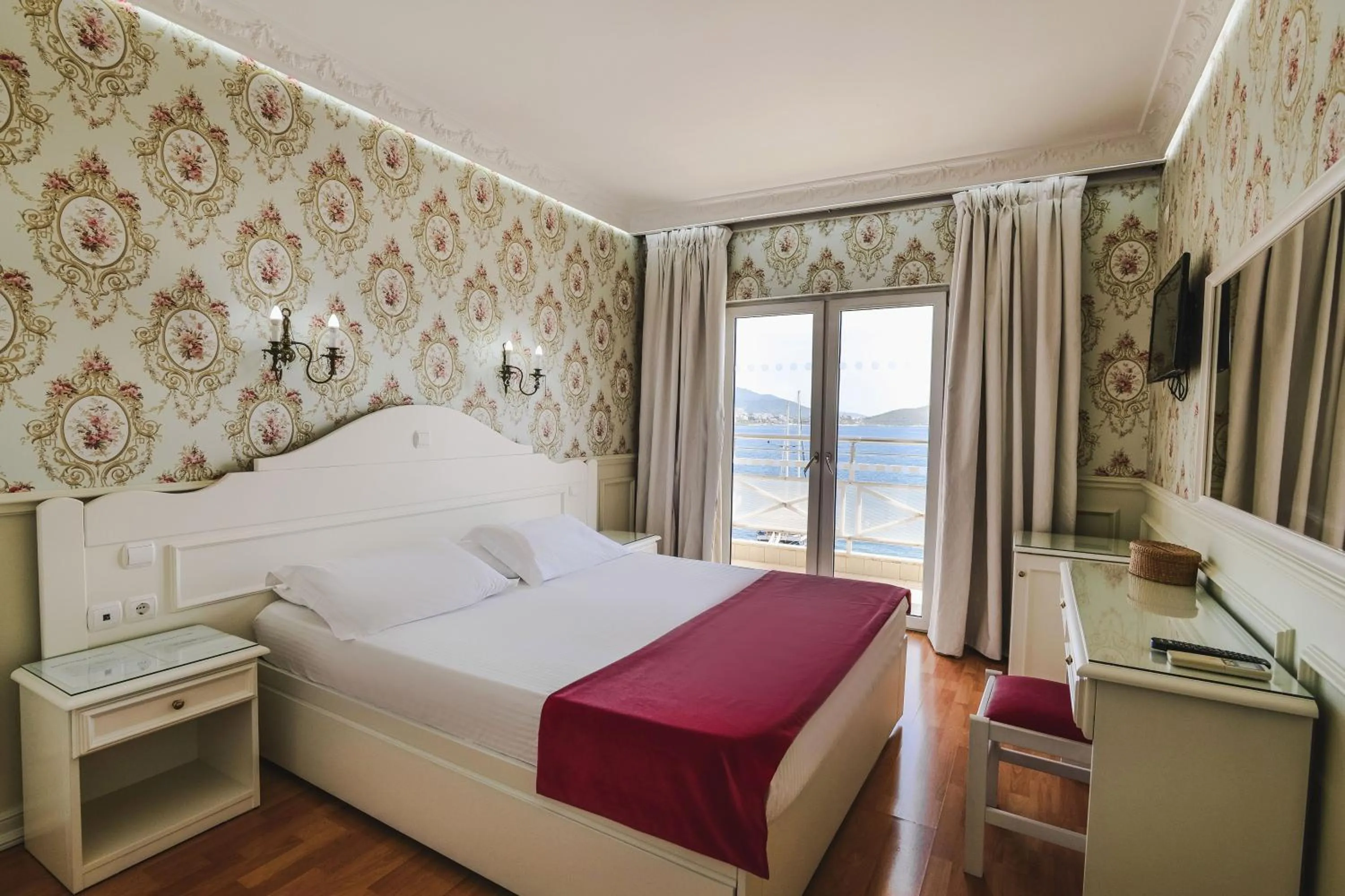 Balcony/Terrace, Bed in Porto Eda Hotel