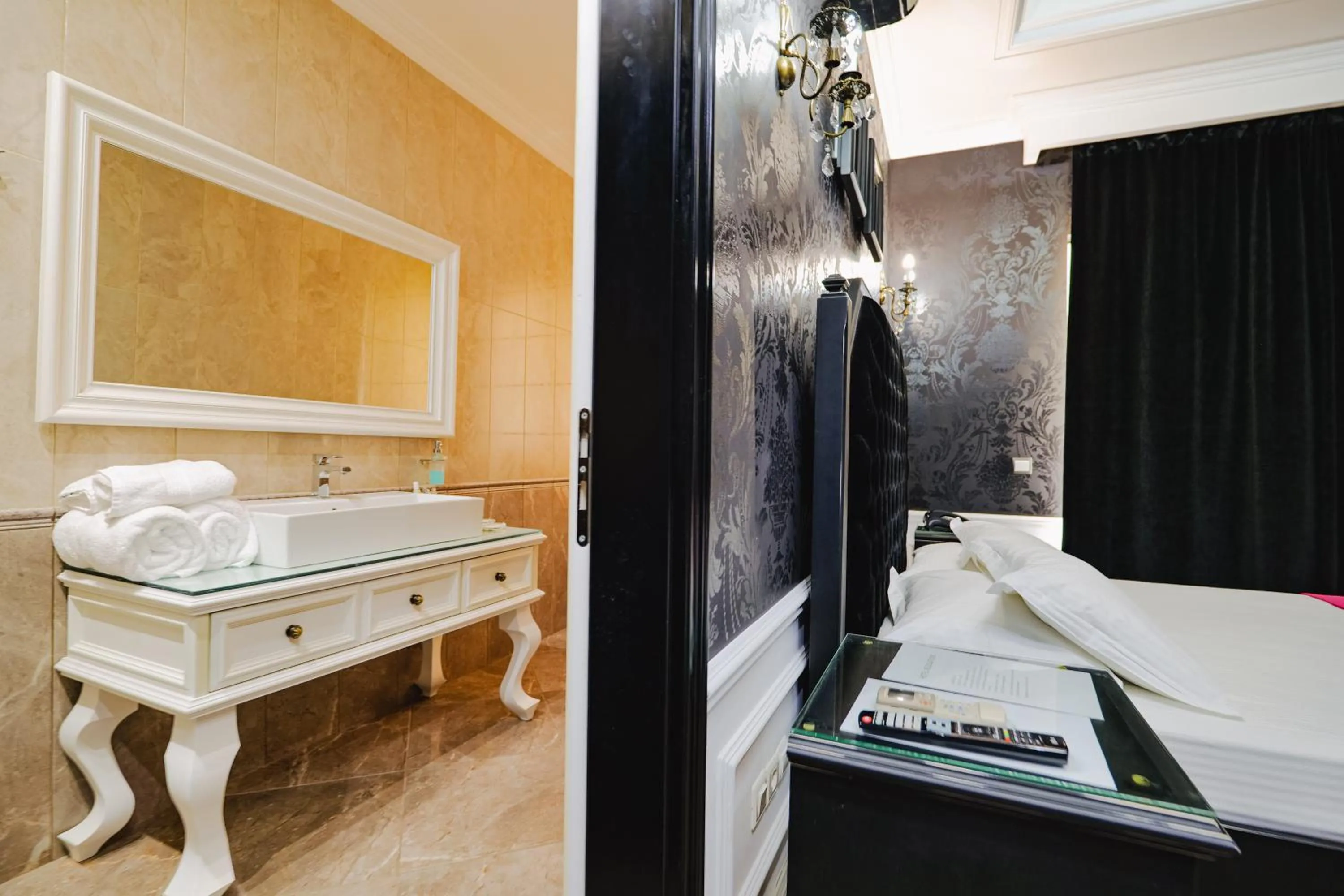 Bathroom in Porto Eda Hotel