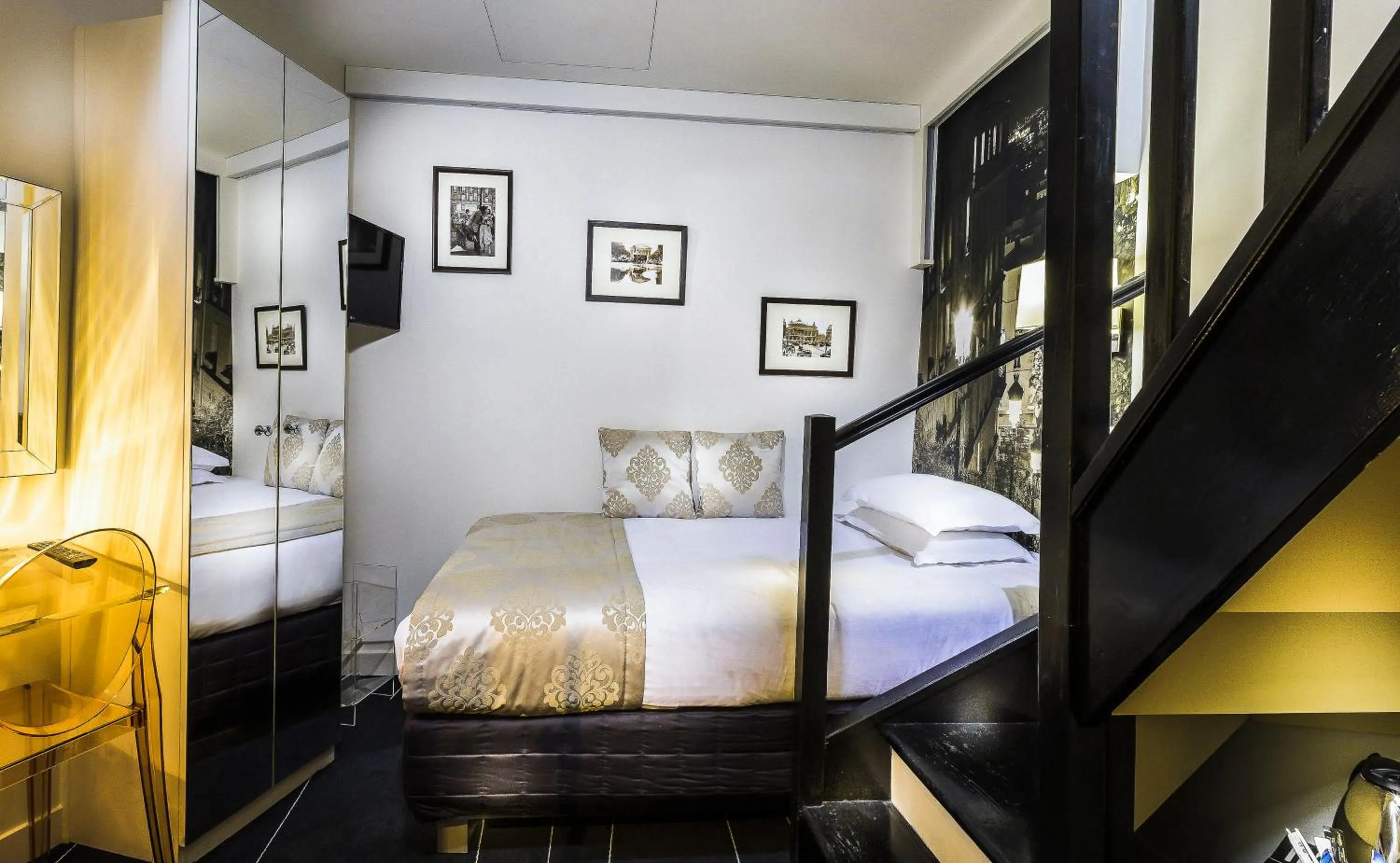 Bed in Hotel Ile de France Opéra