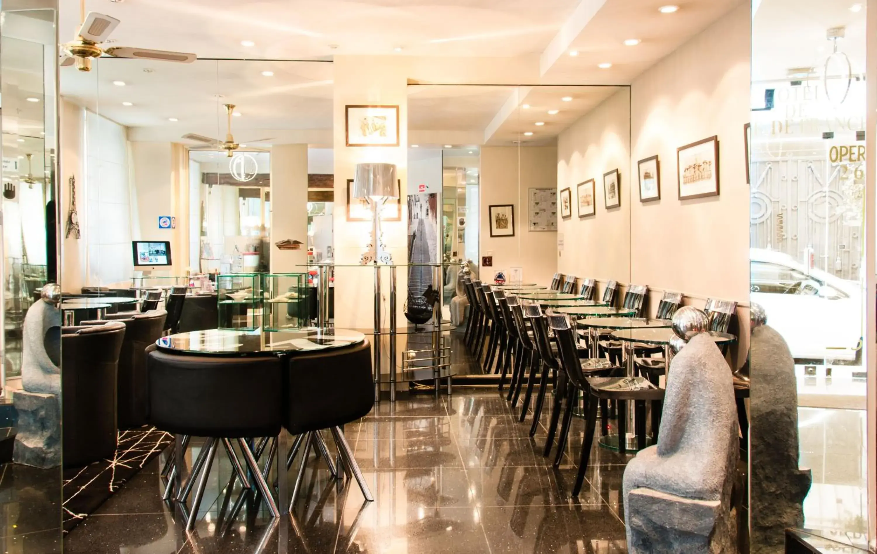 Restaurant/places to eat in Hotel Ile de France Opéra Restaurant/places to eat in Hotel Ile de France Opéra