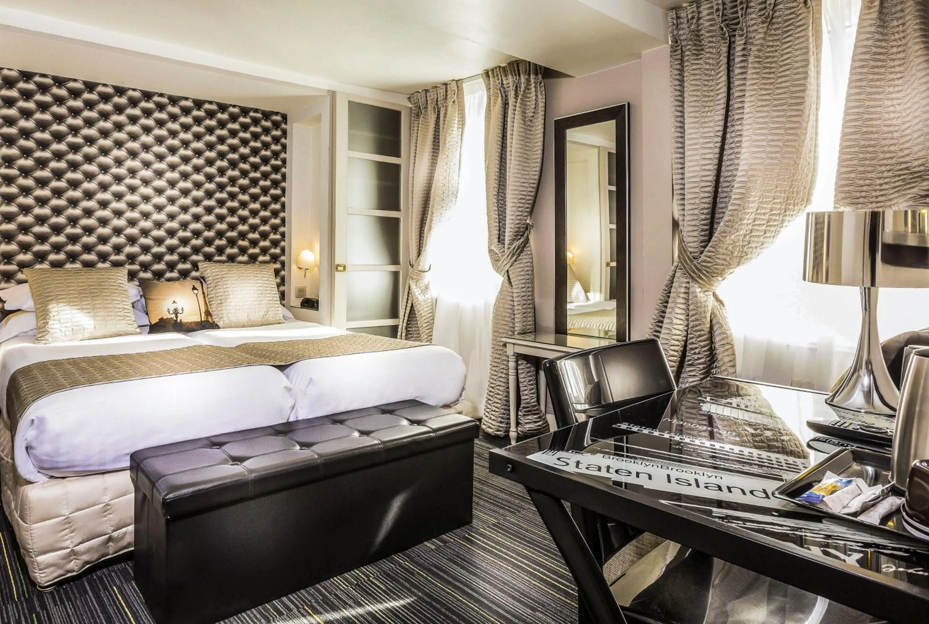 Bed in Hotel Ile de France Opéra