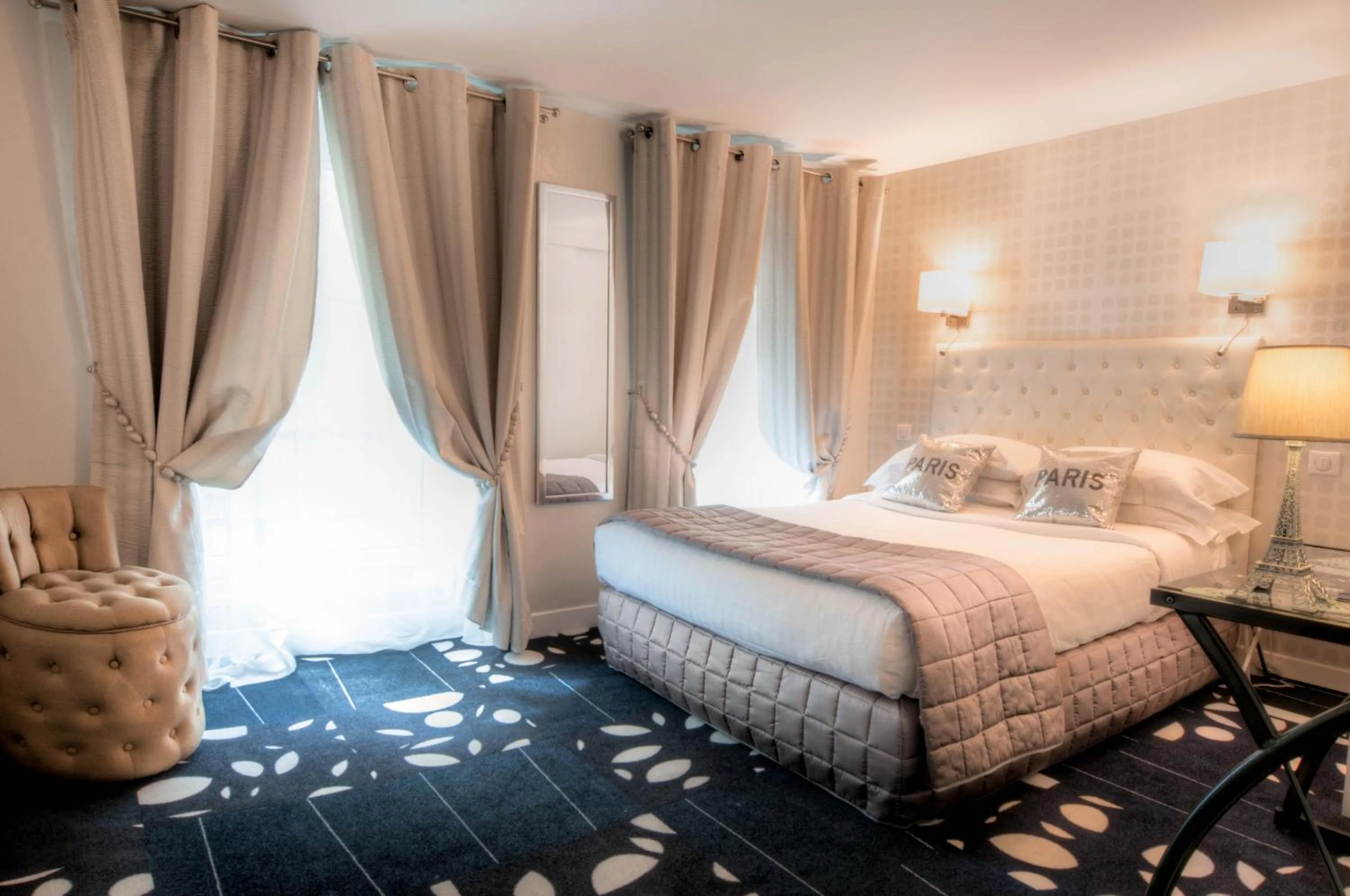 Bed in Hotel Ile de France Opéra