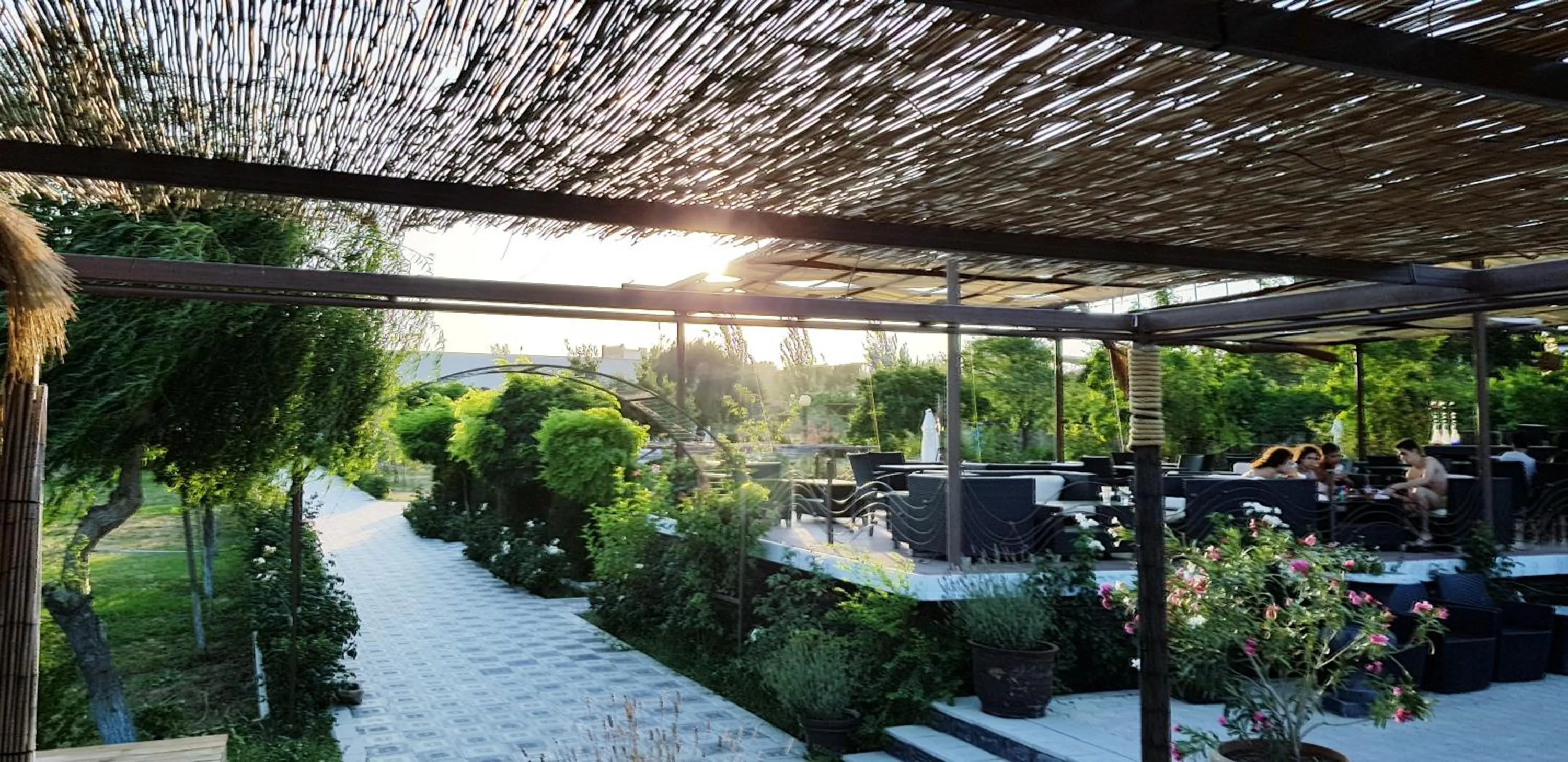 Restaurant/places to eat in Cross Resort Hotel