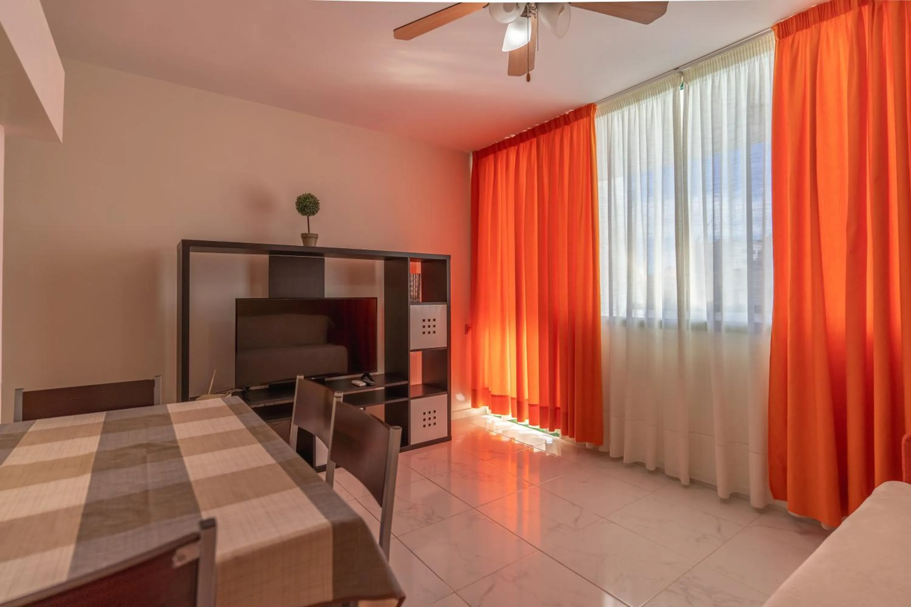 Living room, Bed in Optimist Tenerife