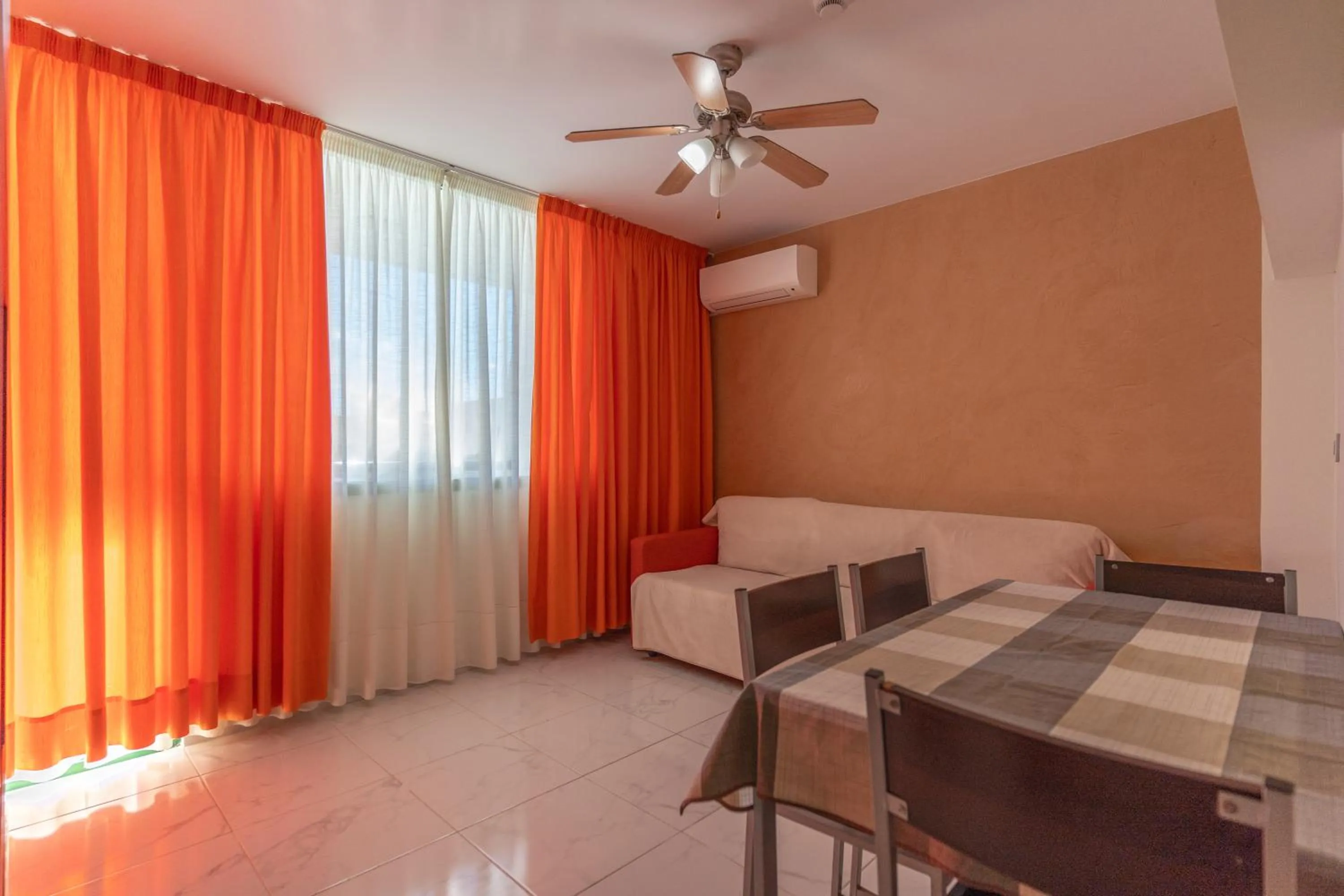 Living room, Bed in Optimist Tenerife