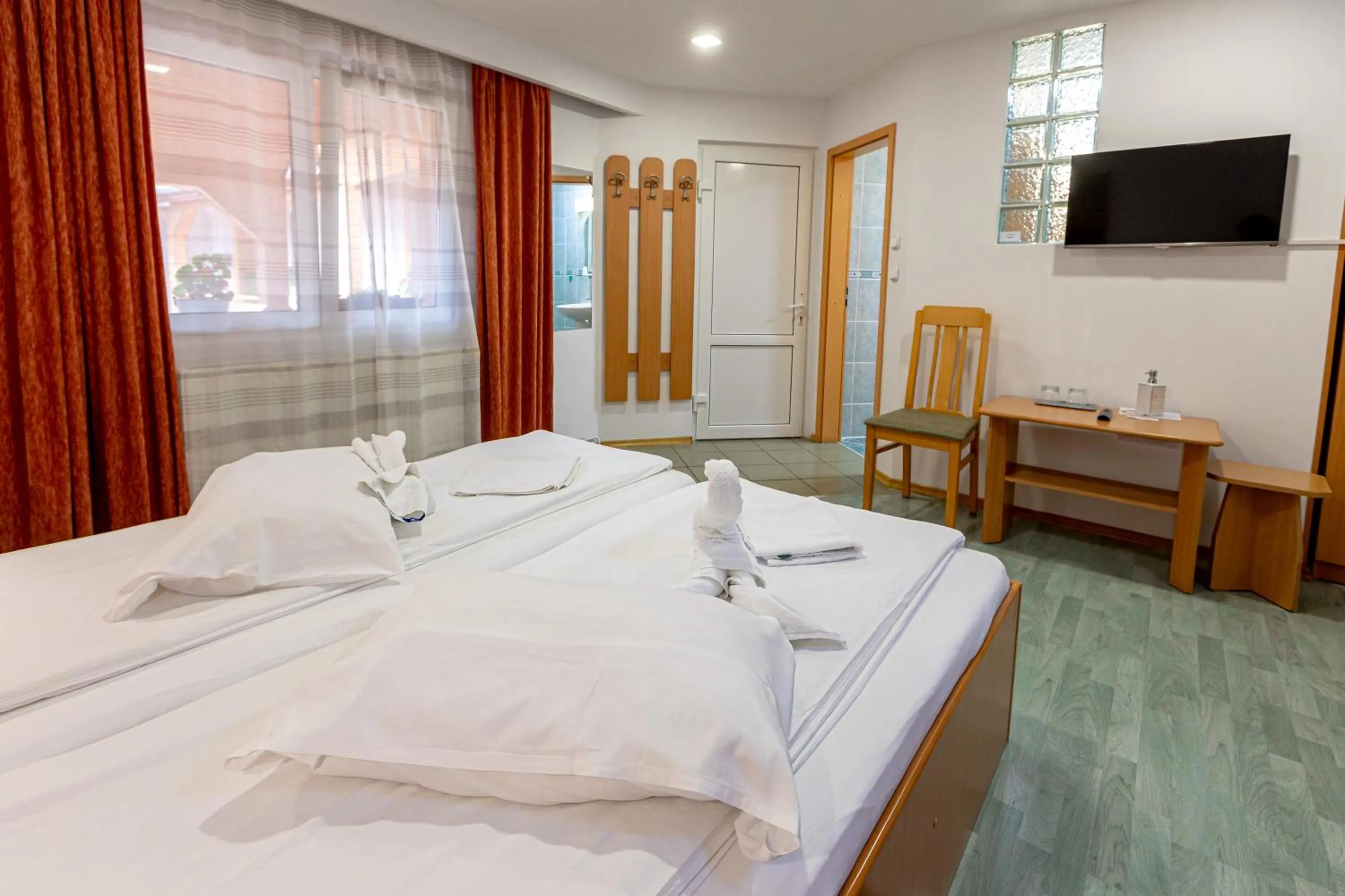 Photo of the whole room, Bed in Pensiunea Joker