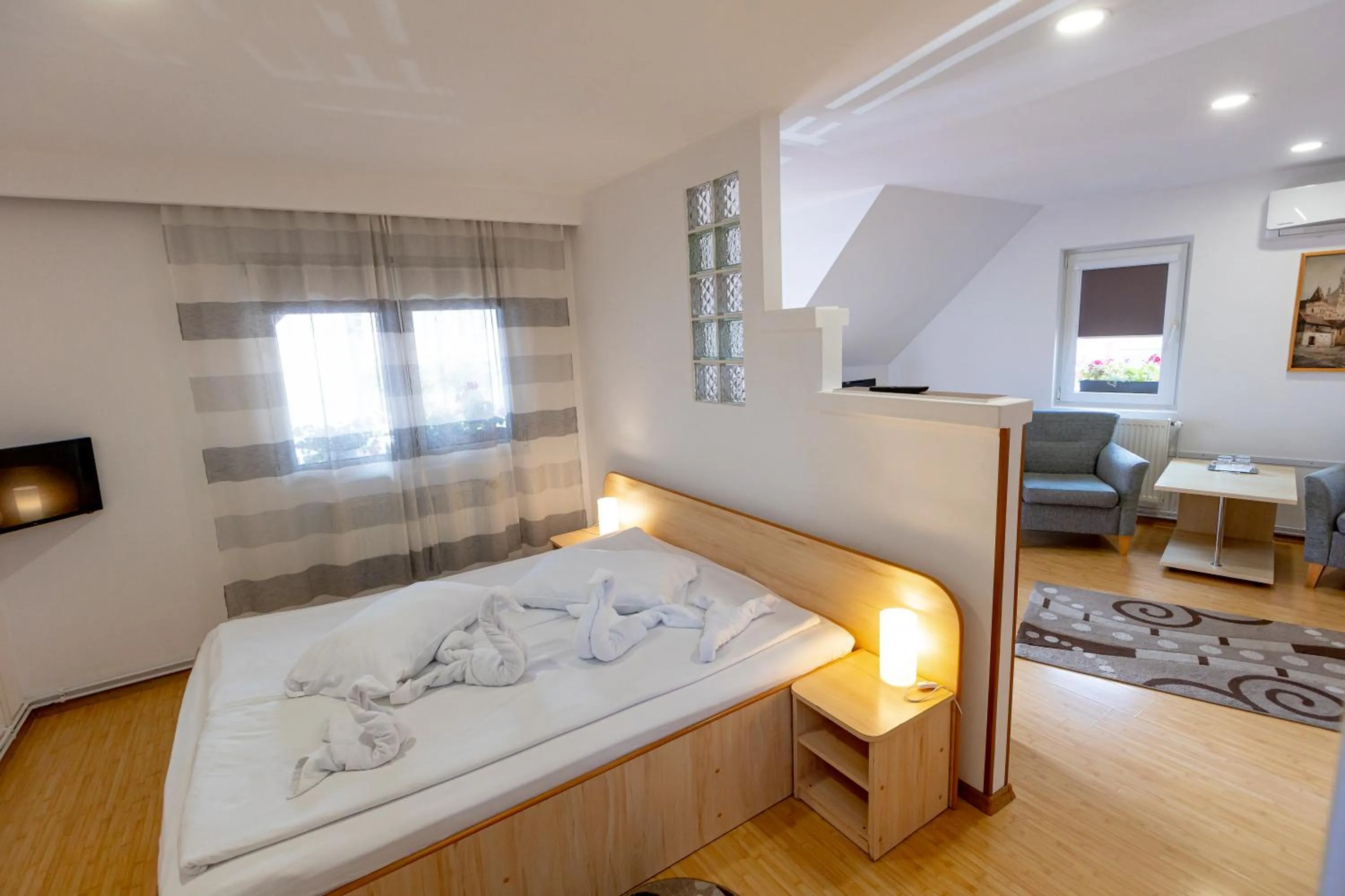 Bedroom, Bed in Pensiunea Joker