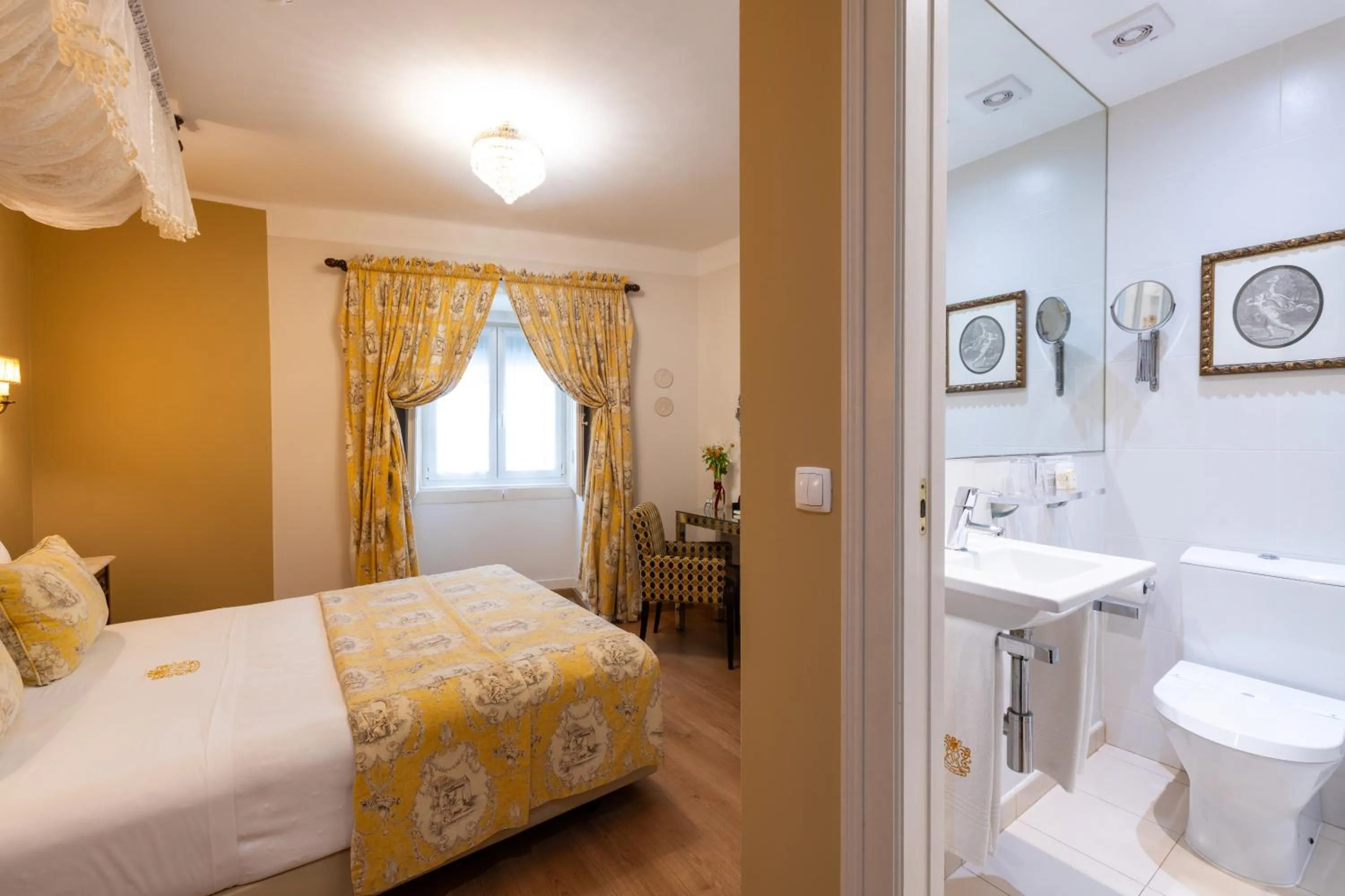 Bedroom, Bed in Casa de Sao Mamede Hotel