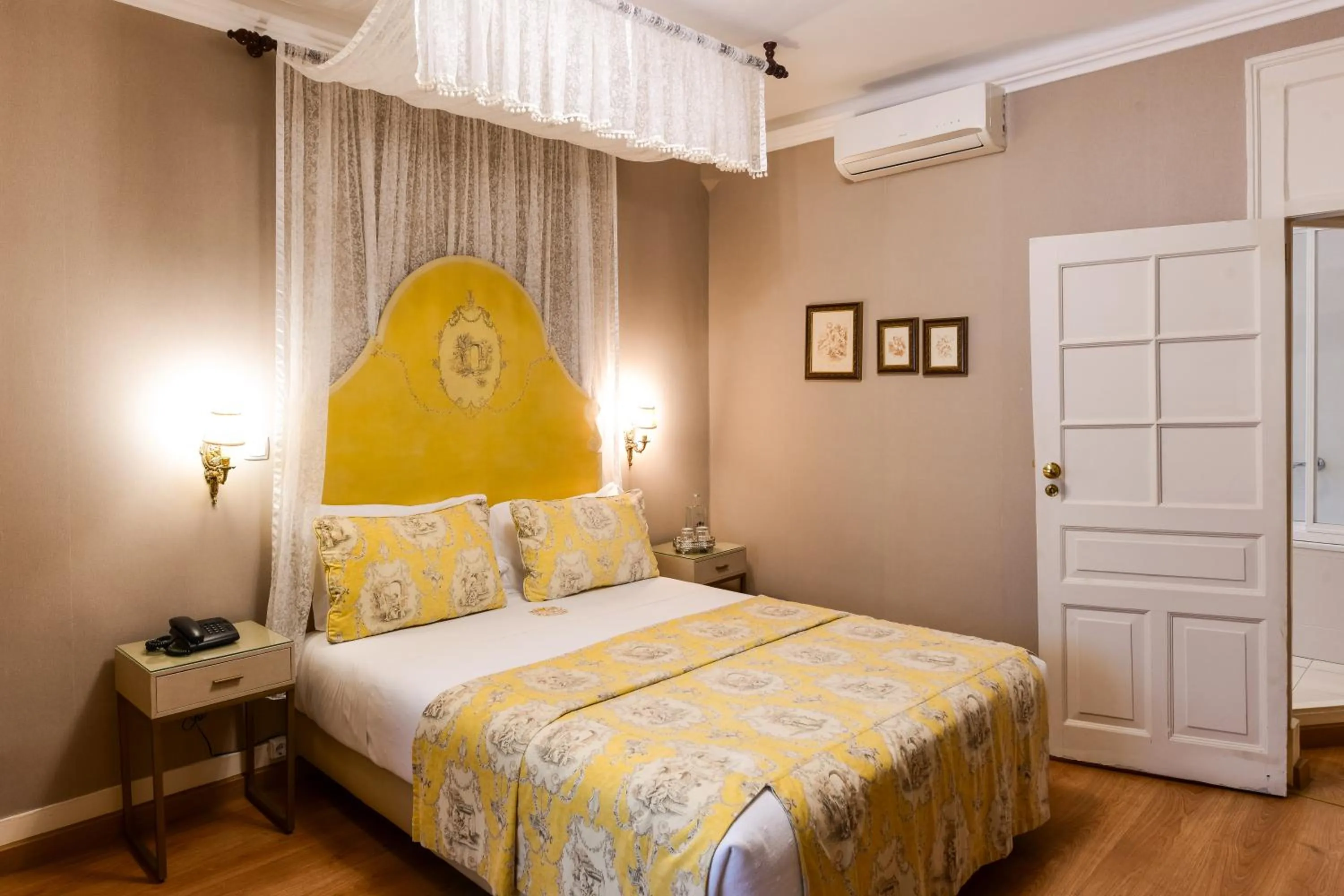 Bedroom, Bed in Casa de Sao Mamede Hotel