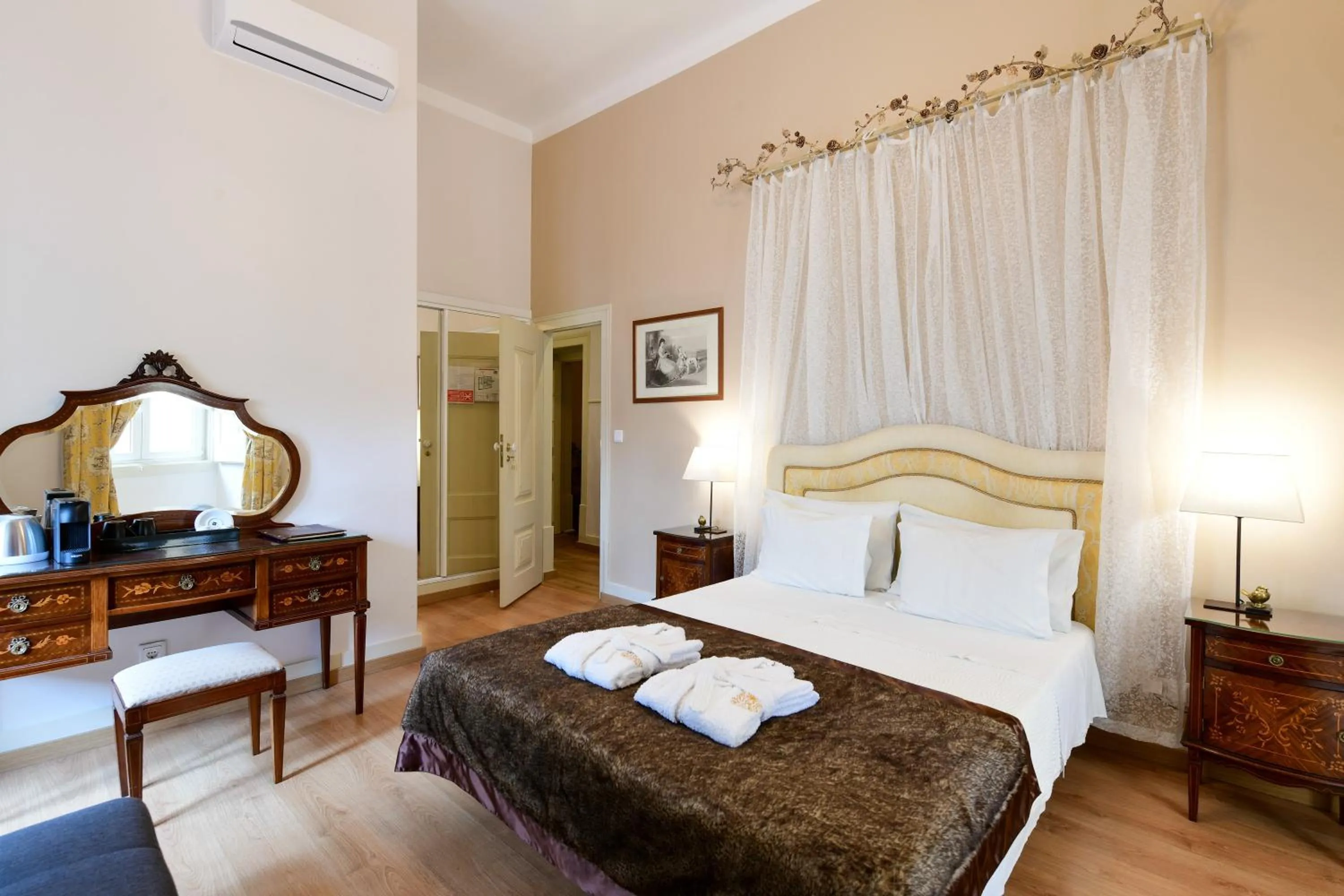 Bedroom, Bed in Casa de Sao Mamede Hotel