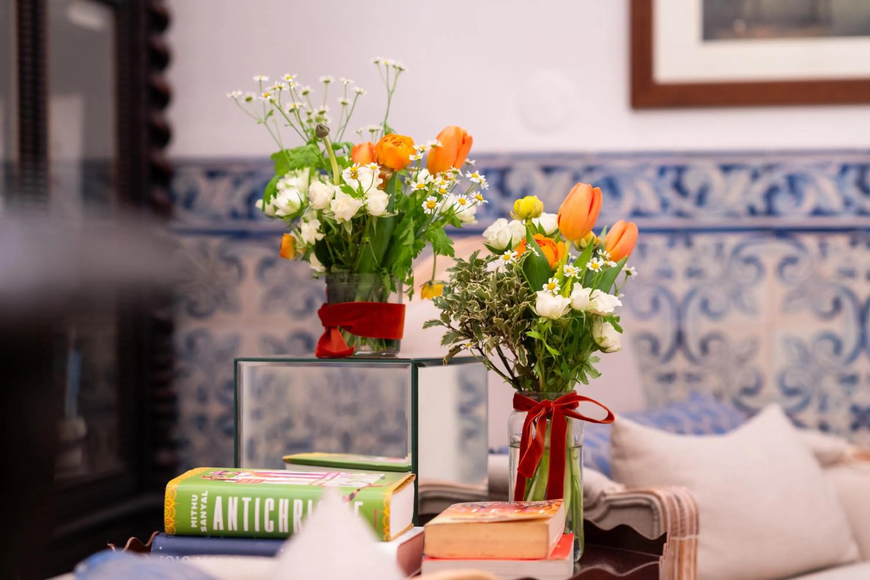 Communal lounge/ TV room in Casa de Sao Mamede Hotel