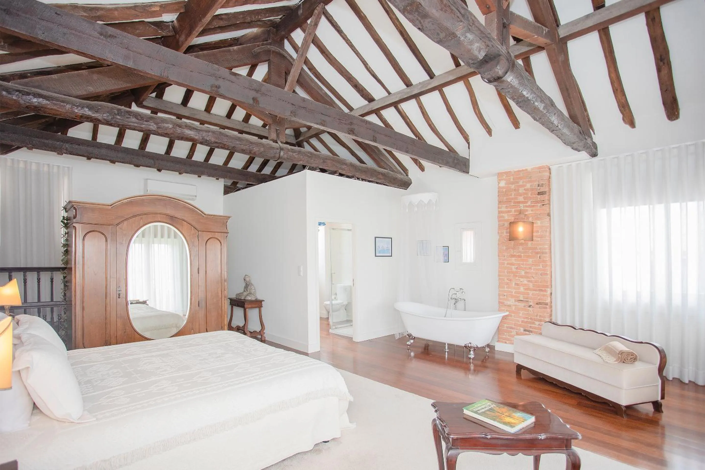 Bed in Palace Museum & National Monument - Espaço Palmeiras