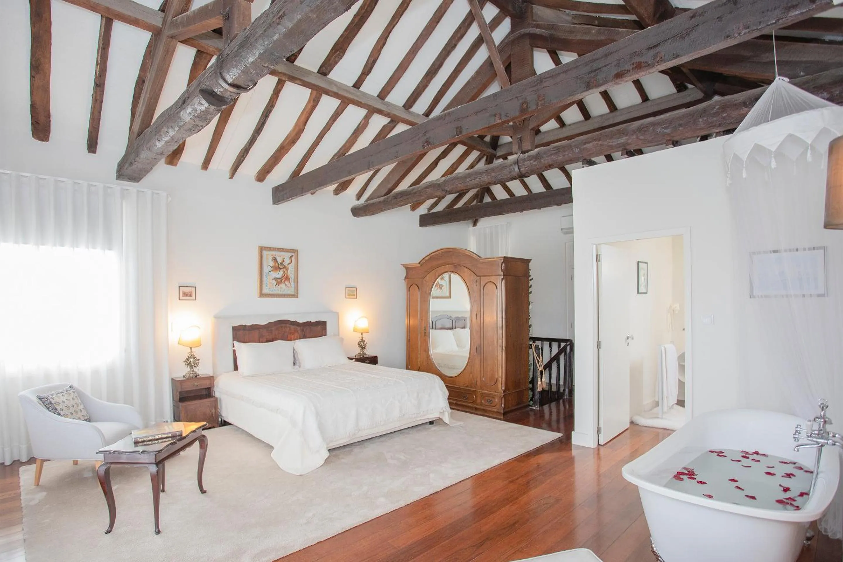 Bed in Palace Museum & National Monument - Espaço Palmeiras