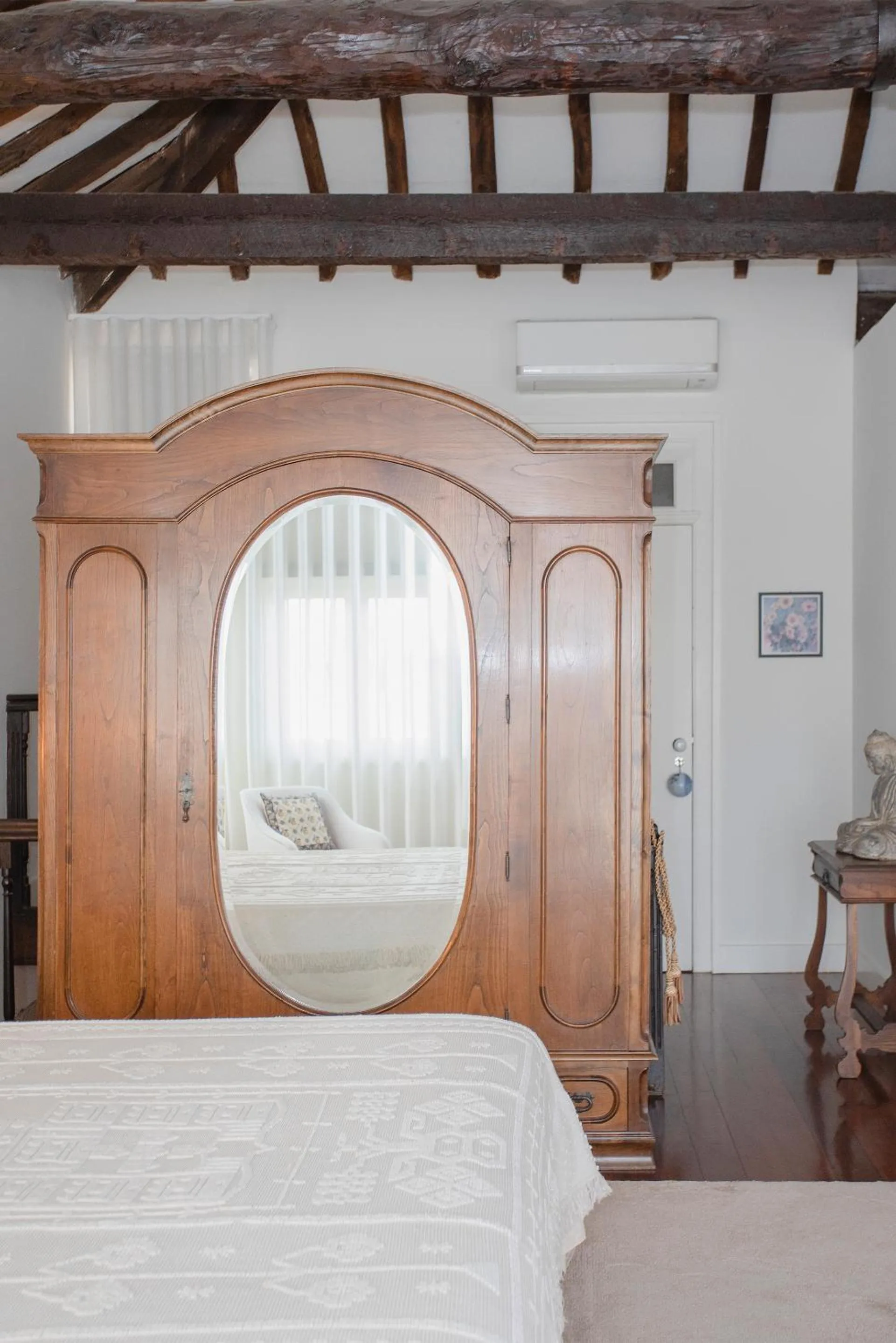 wardrobe, Bed in Palace Museum & National Monument - Espaço Palmeiras