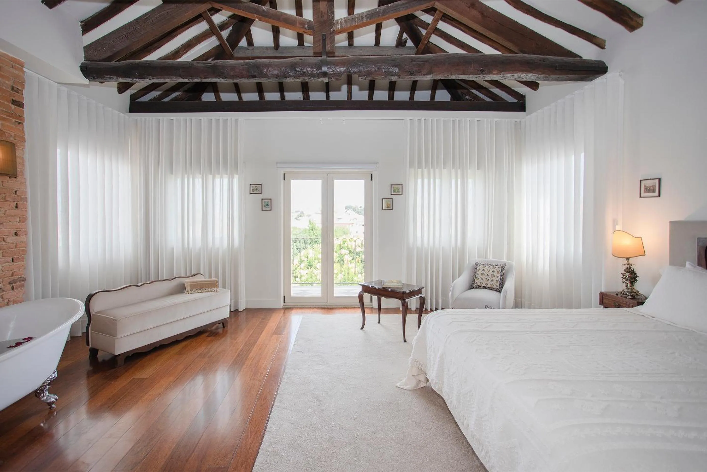 Bed in Palace Museum & National Monument - Espaço Palmeiras