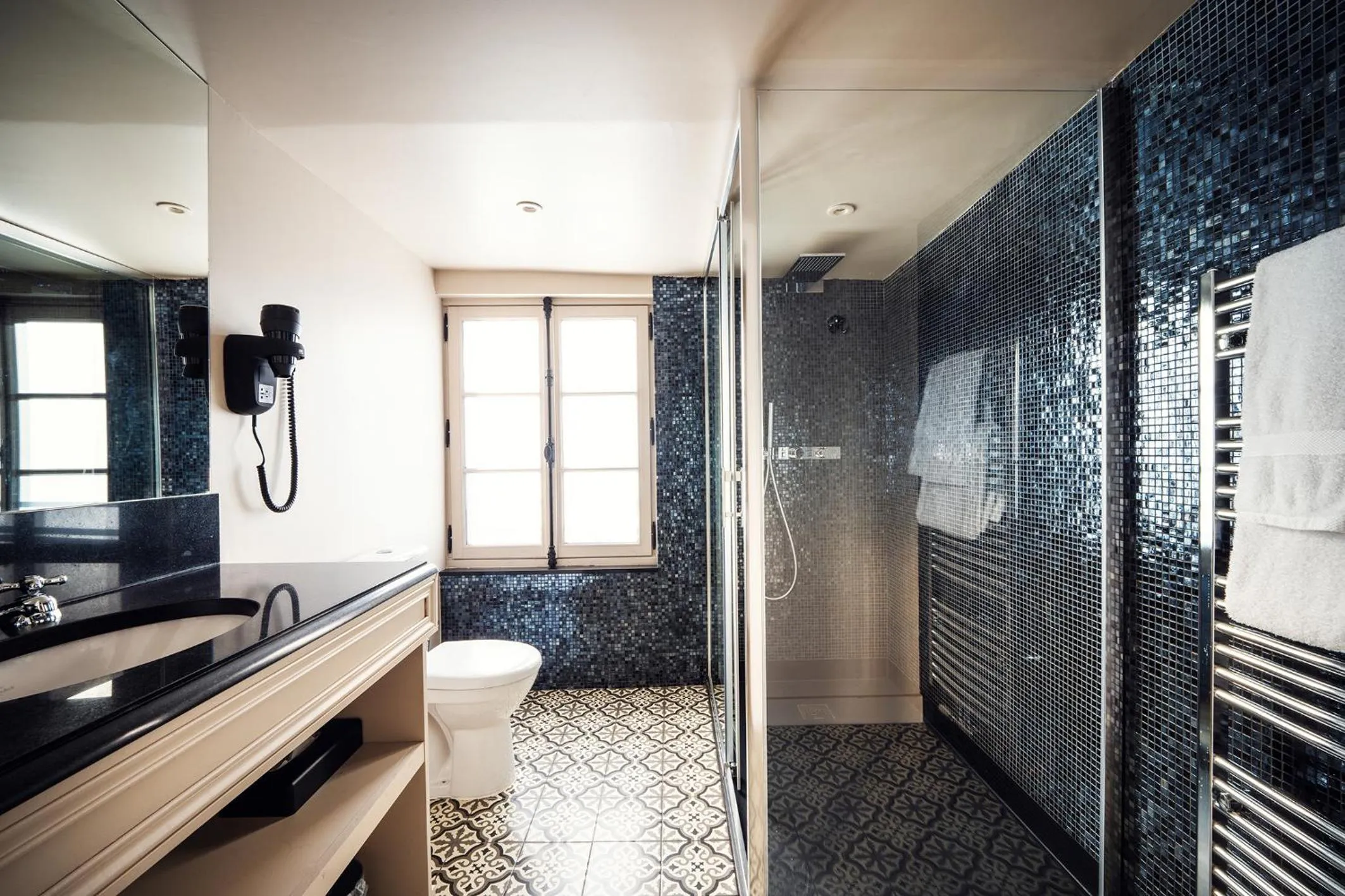 Bathroom in Hotel Odeon Saint-Germain