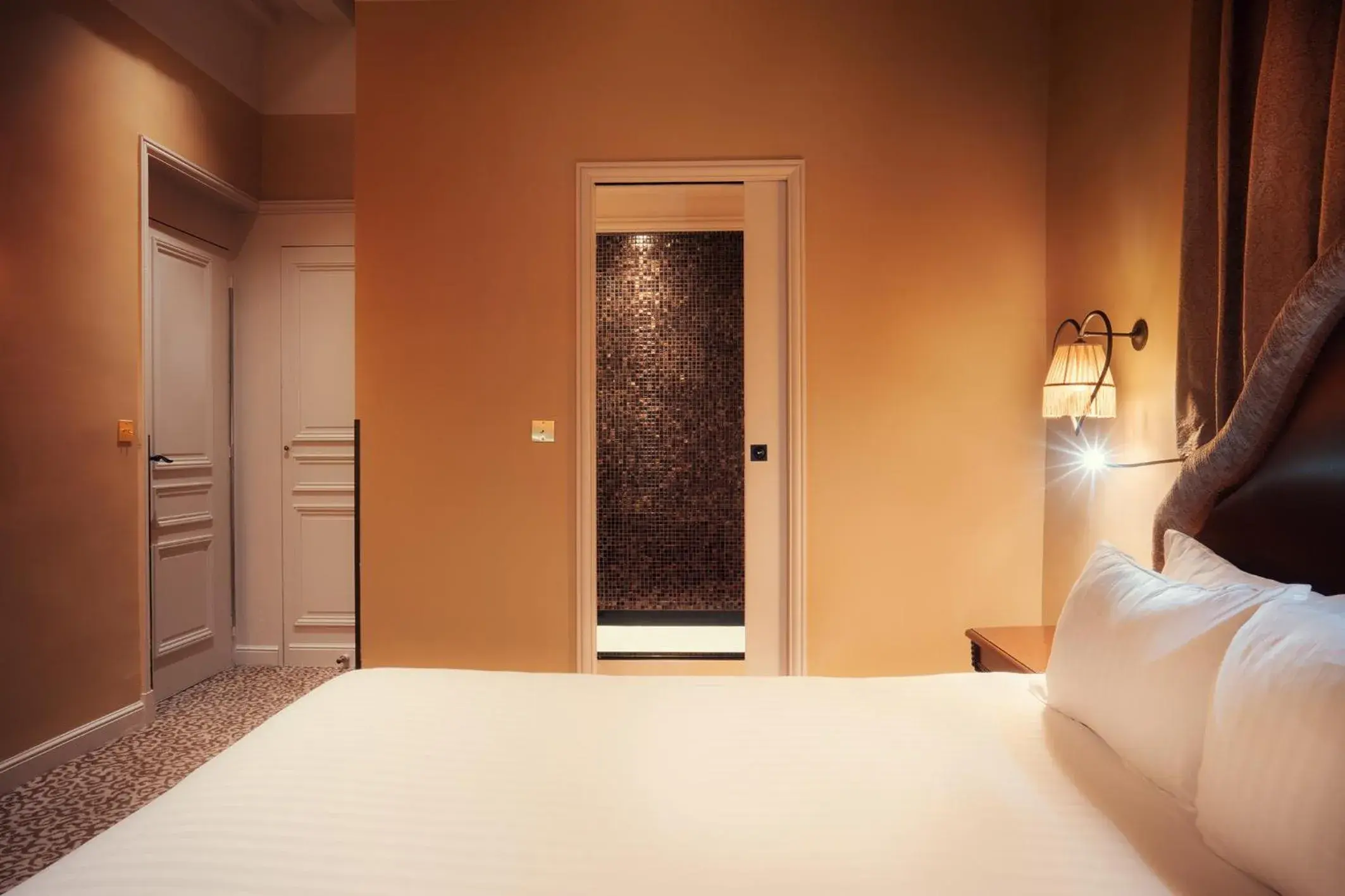 Photo of the whole room, Bed in Hotel Odeon Saint-Germain Photo of the whole room, Bed in Hotel Odeon Saint-Germain