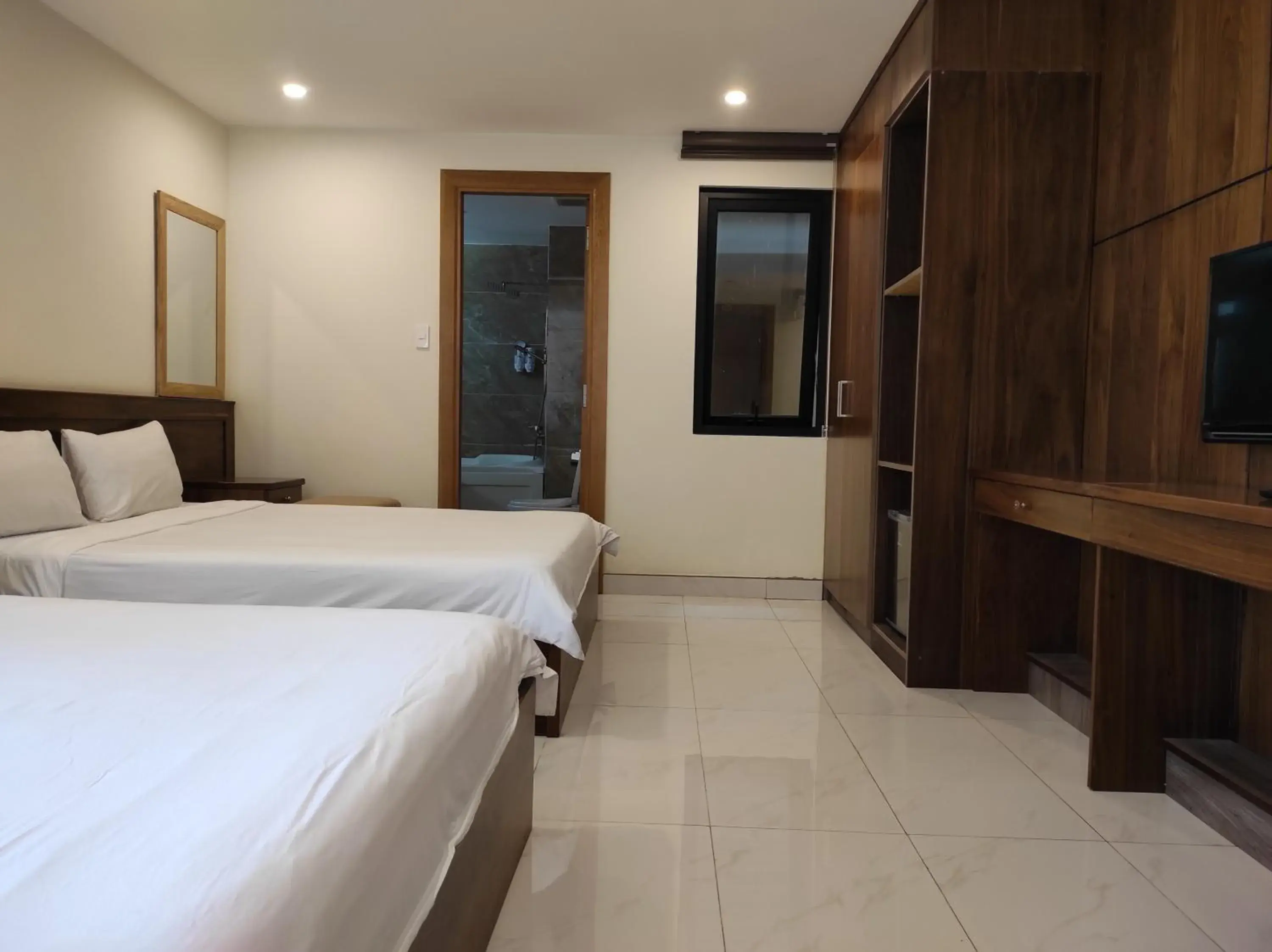 Luxury Quadruple Room in HỒNG HẢI 2 HOTEL Luxury Quadruple Room in HỒNG HẢI 2 HOTEL