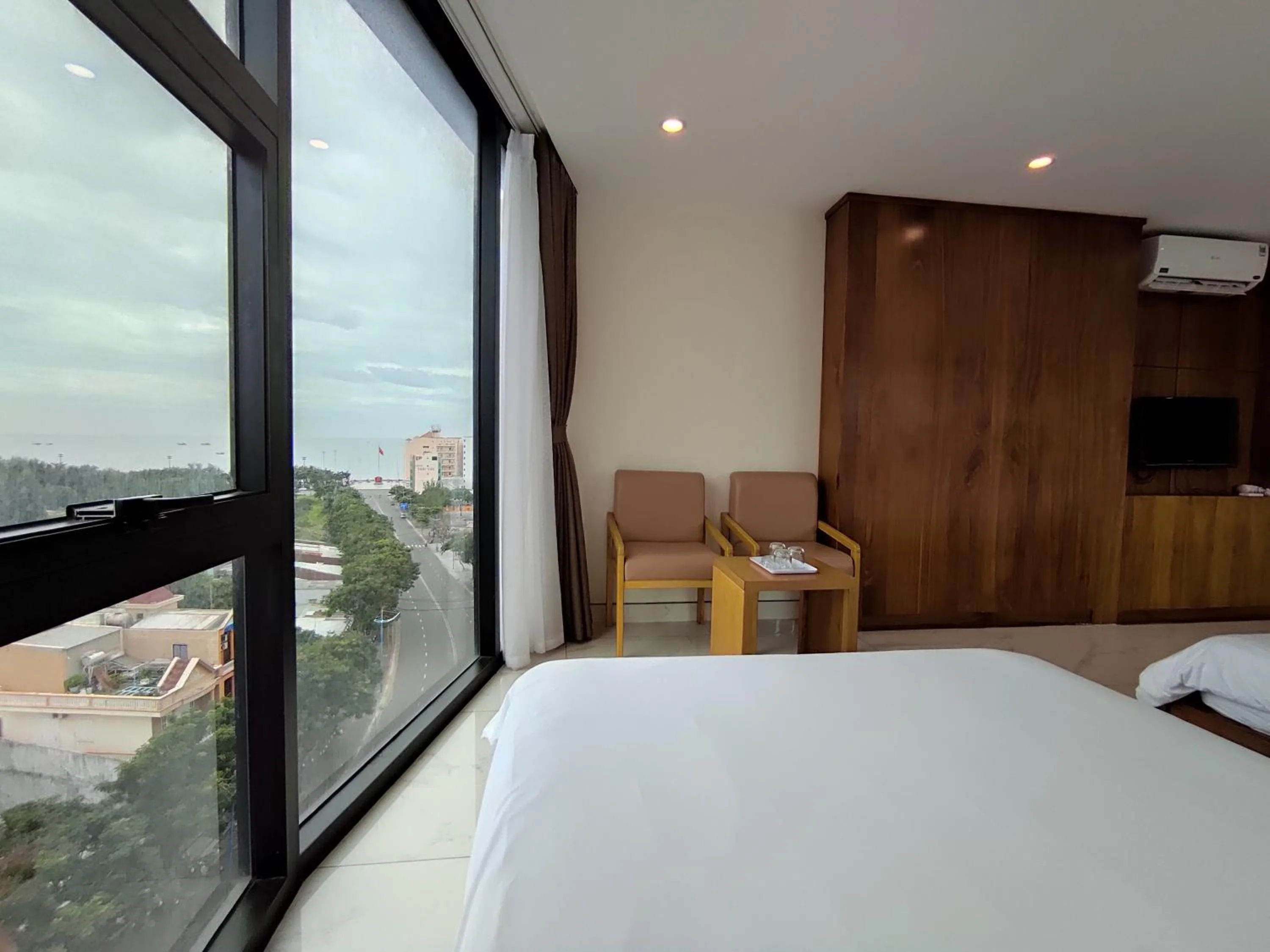 Photo of the whole room, Bed in HỒNG HẢI 2 HOTEL