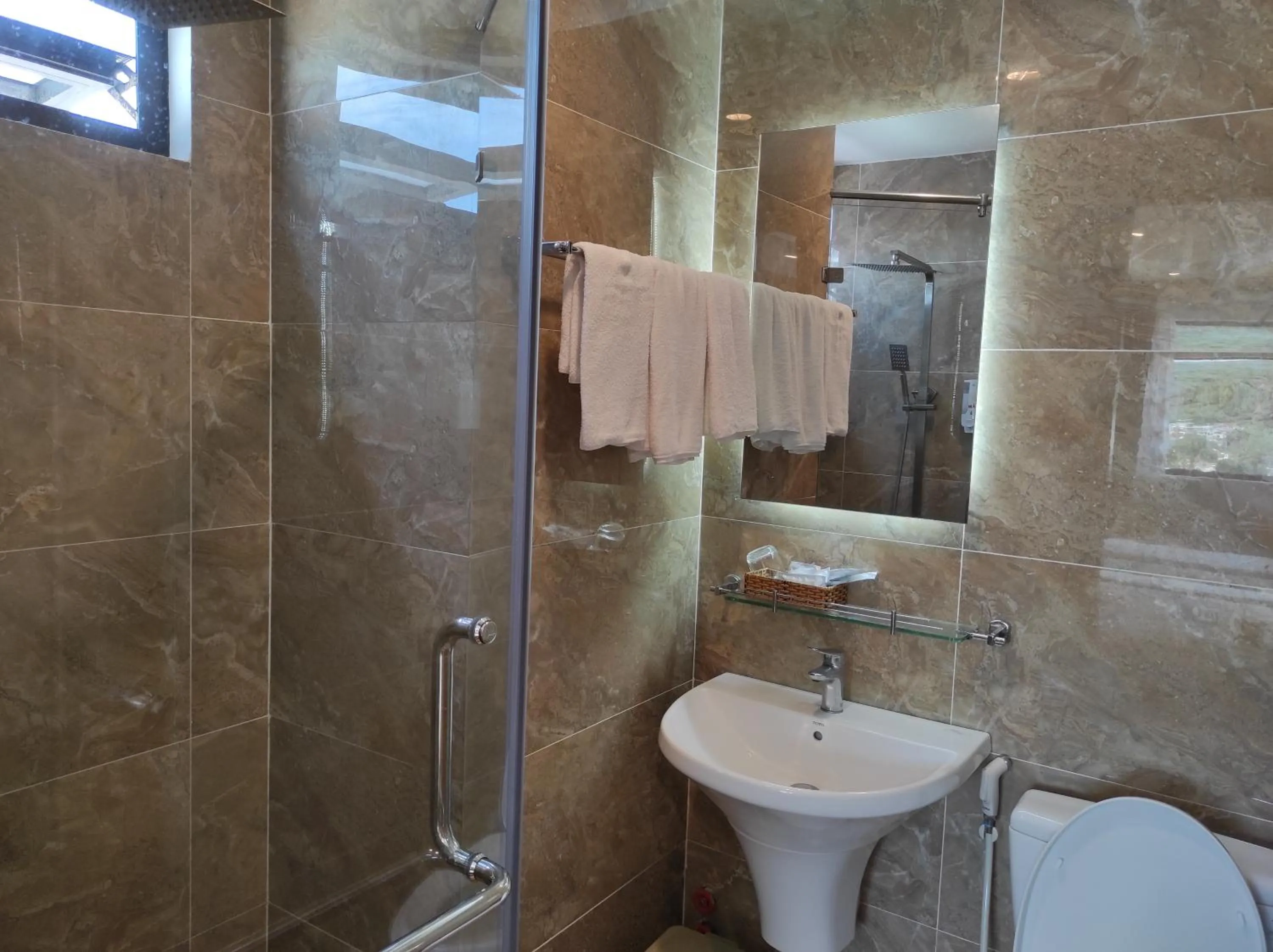 Toilet in HỒNG HẢI 2 HOTEL