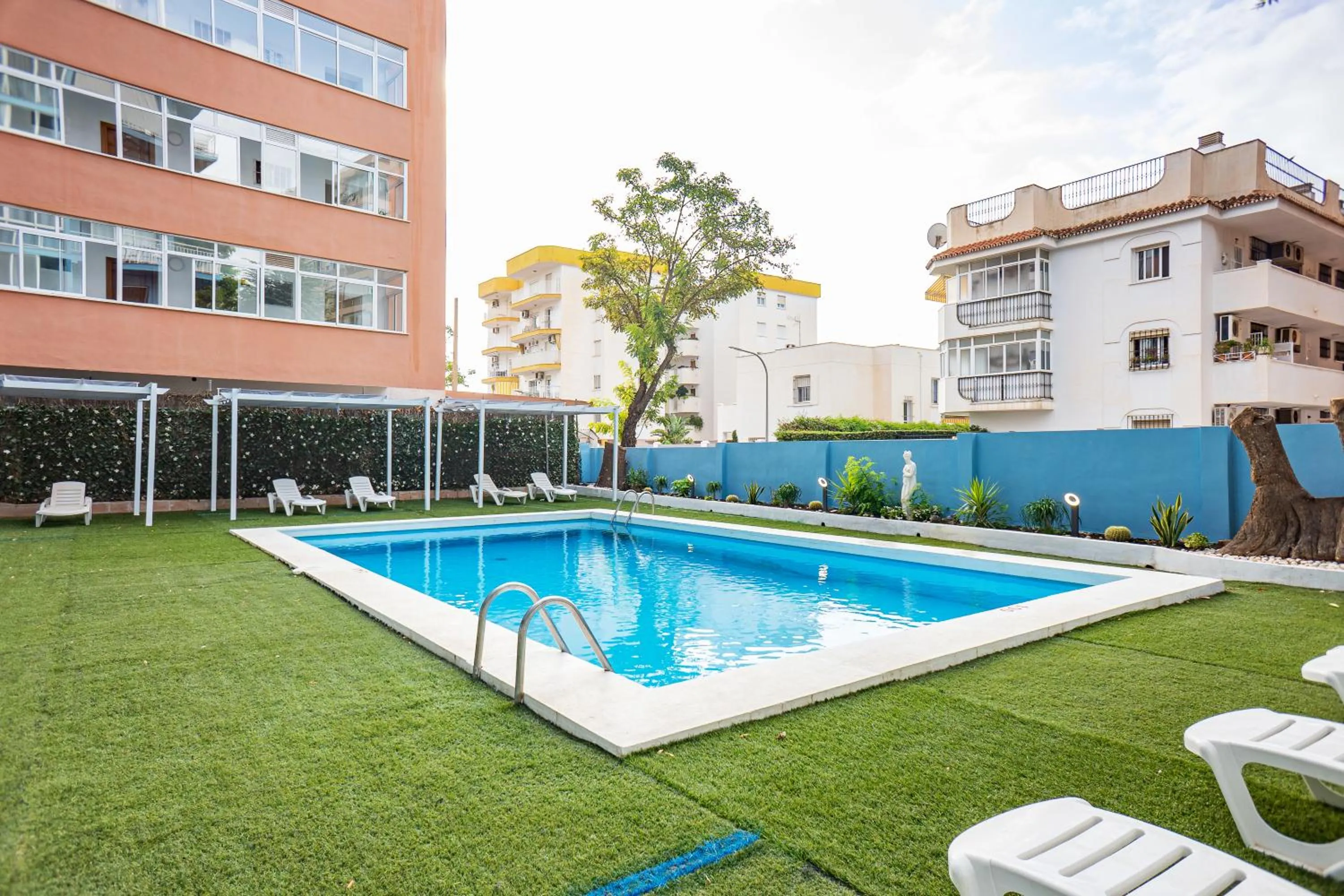 Property building in Apartamentos El Velero