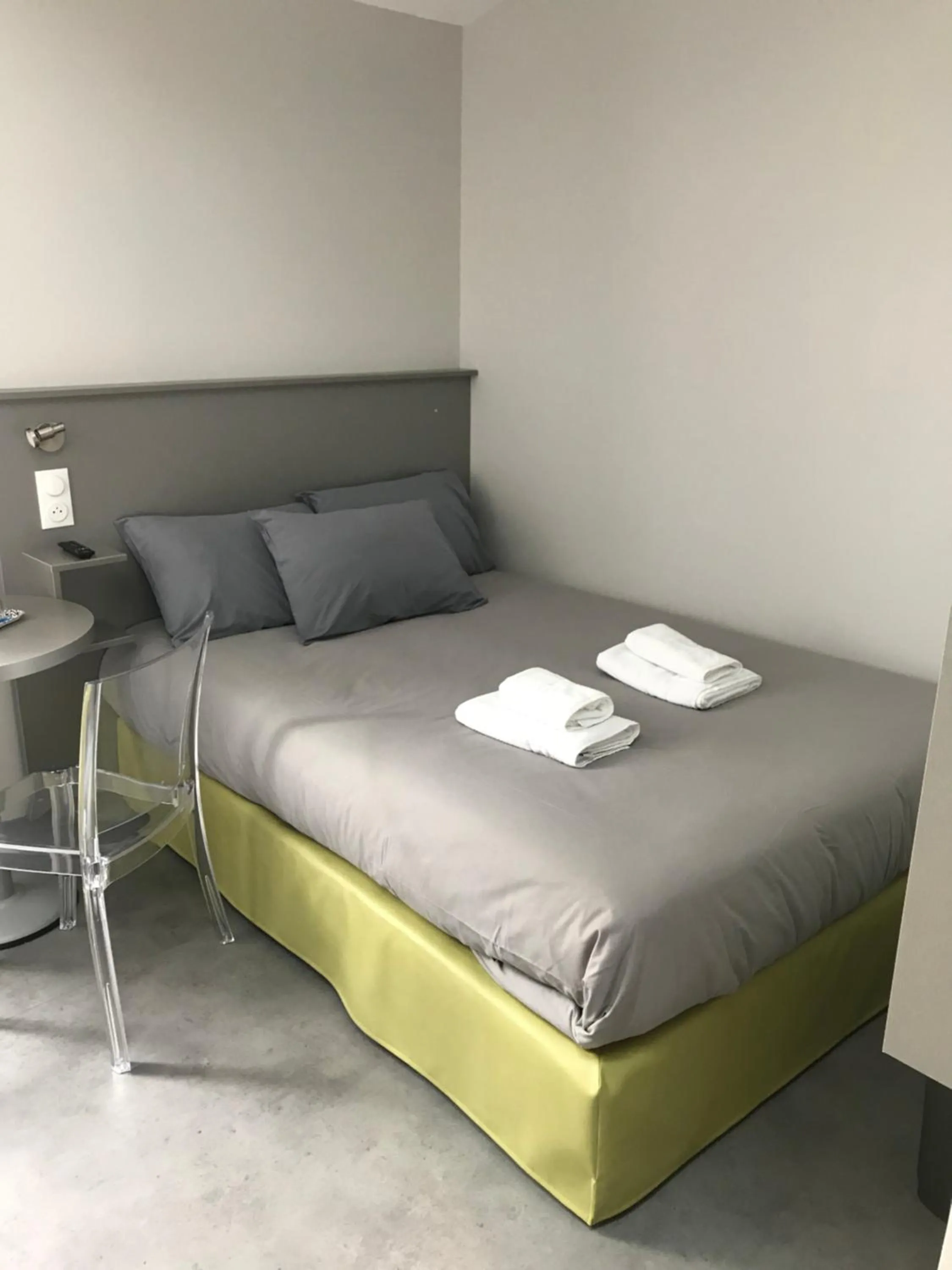 Bed in Smart Appart Caen République