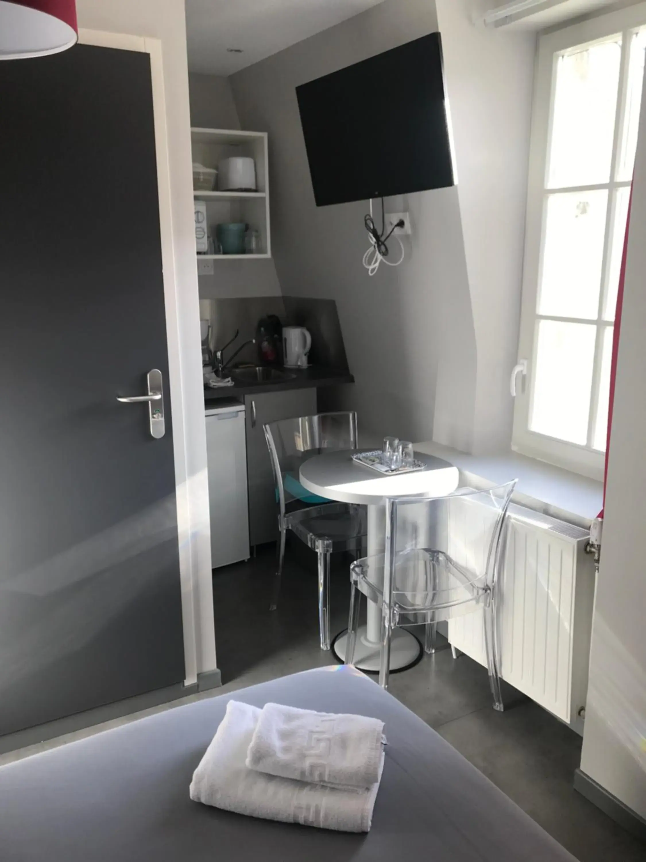 Double Room in Smart Appart Caen République Double Room in Smart Appart Caen République