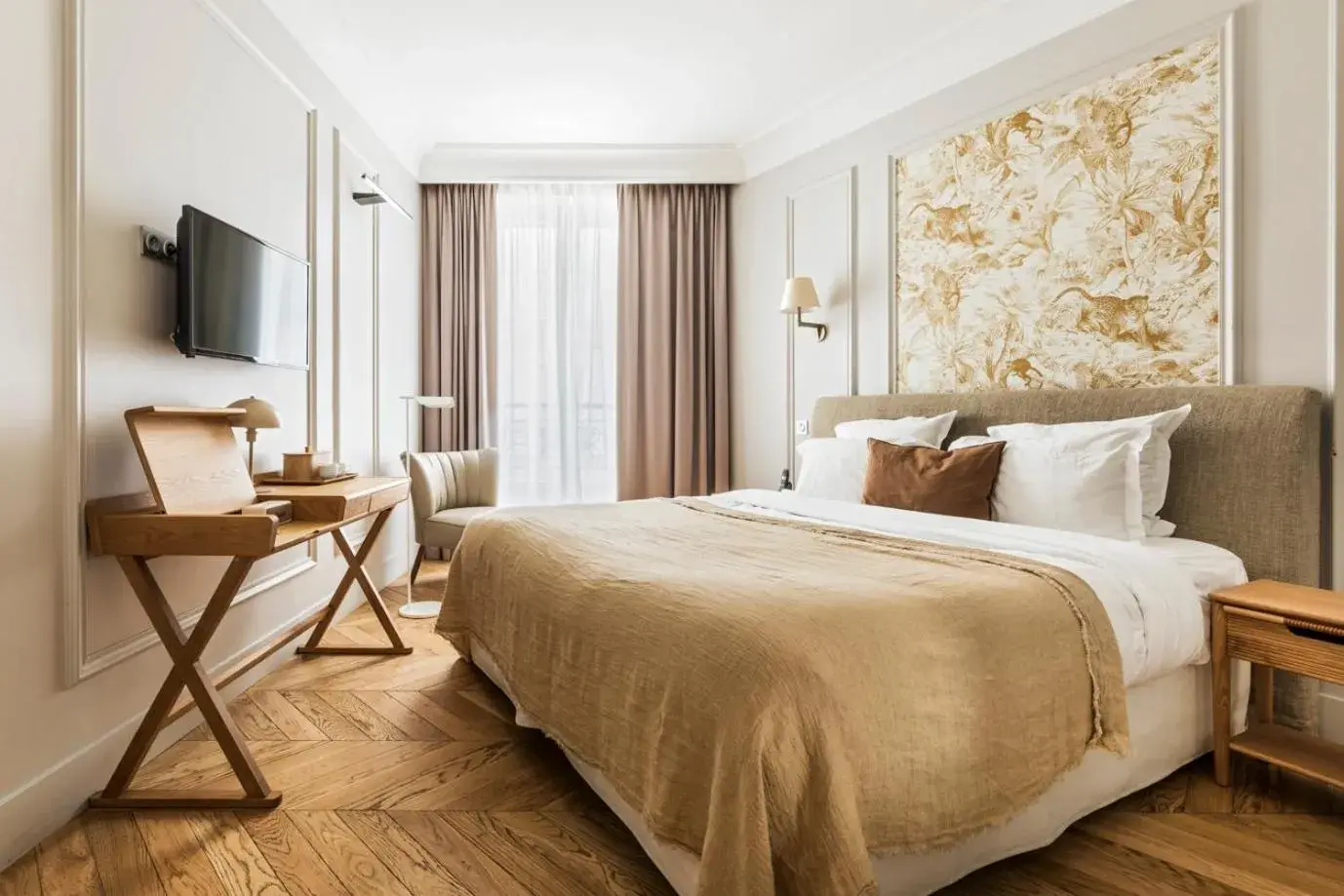 Photo of the whole room, Bed in Hôtel Maison Pigalle Photo of the whole room, Bed in Hôtel Maison Pigalle