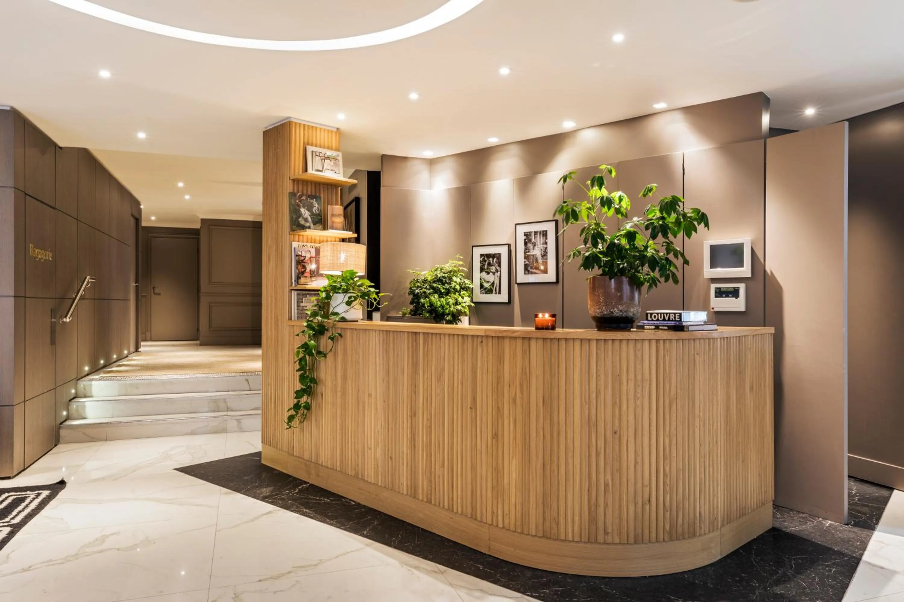 Lobby or reception in Hôtel Maison Pigalle