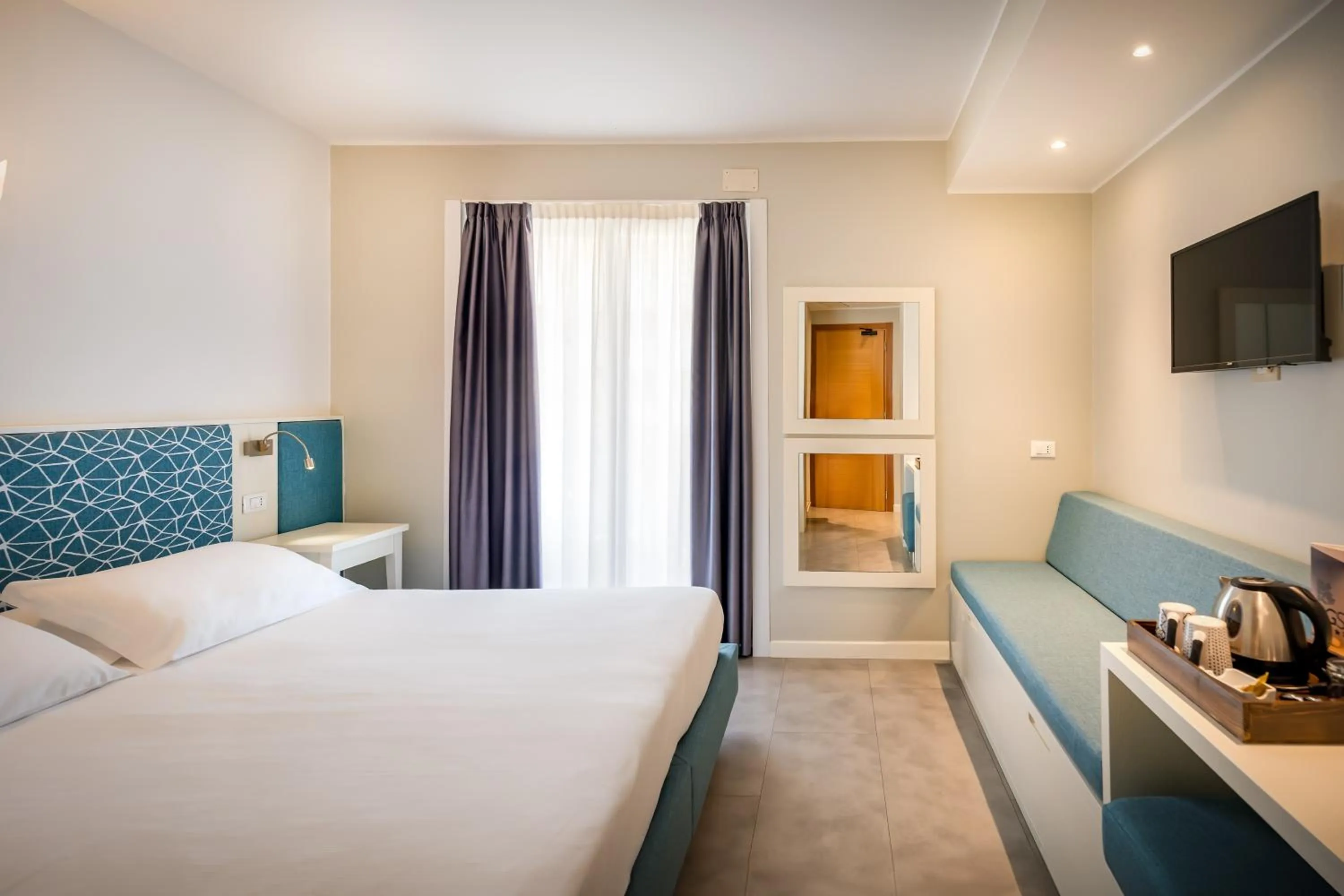 View (from property/room), Bed in Hotel Garden Sea Wellness & Spa 4 stelle superior