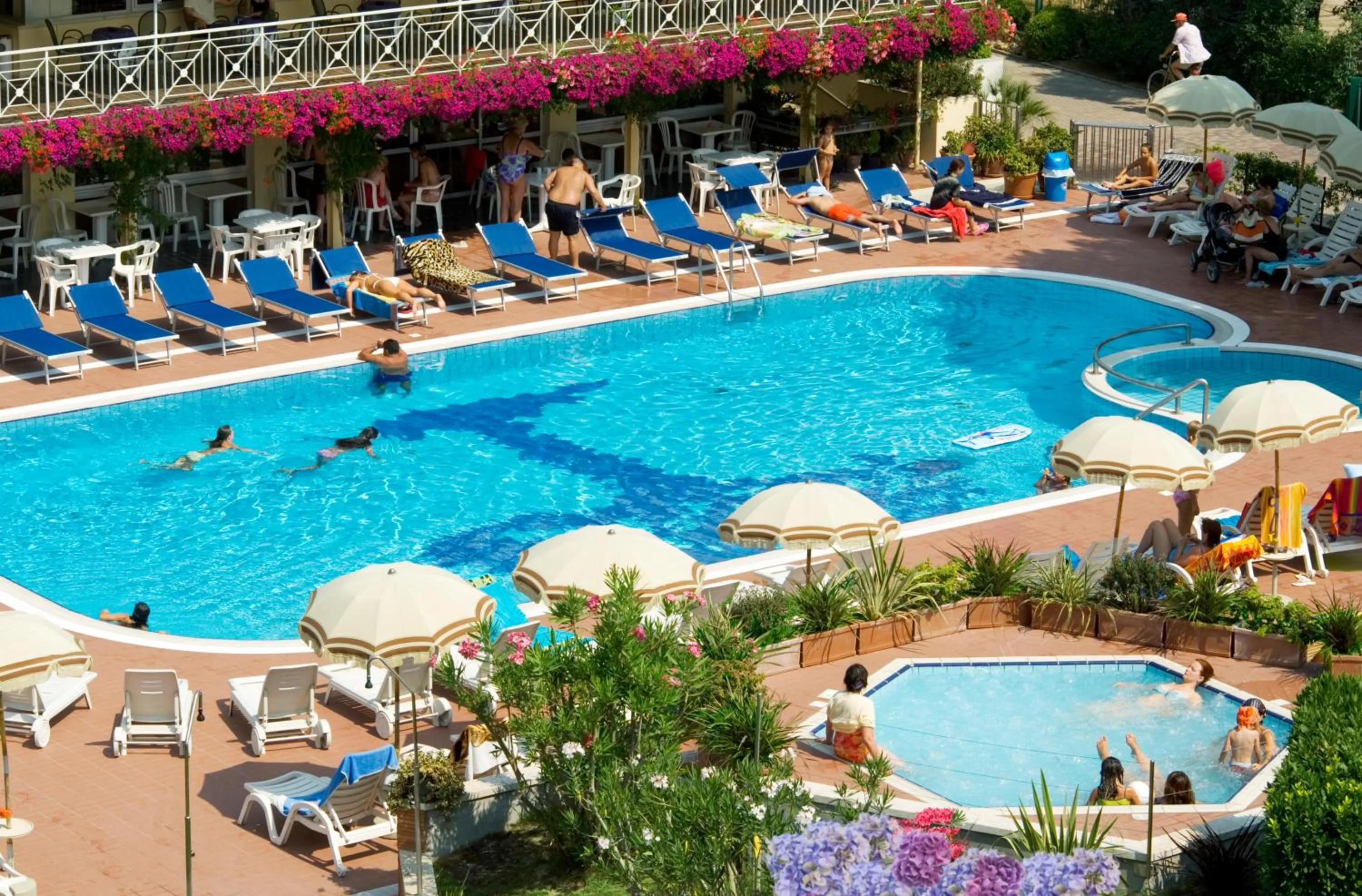 Swimming pool in Hotel Garden Sea Wellness & Spa 4 stelle superior