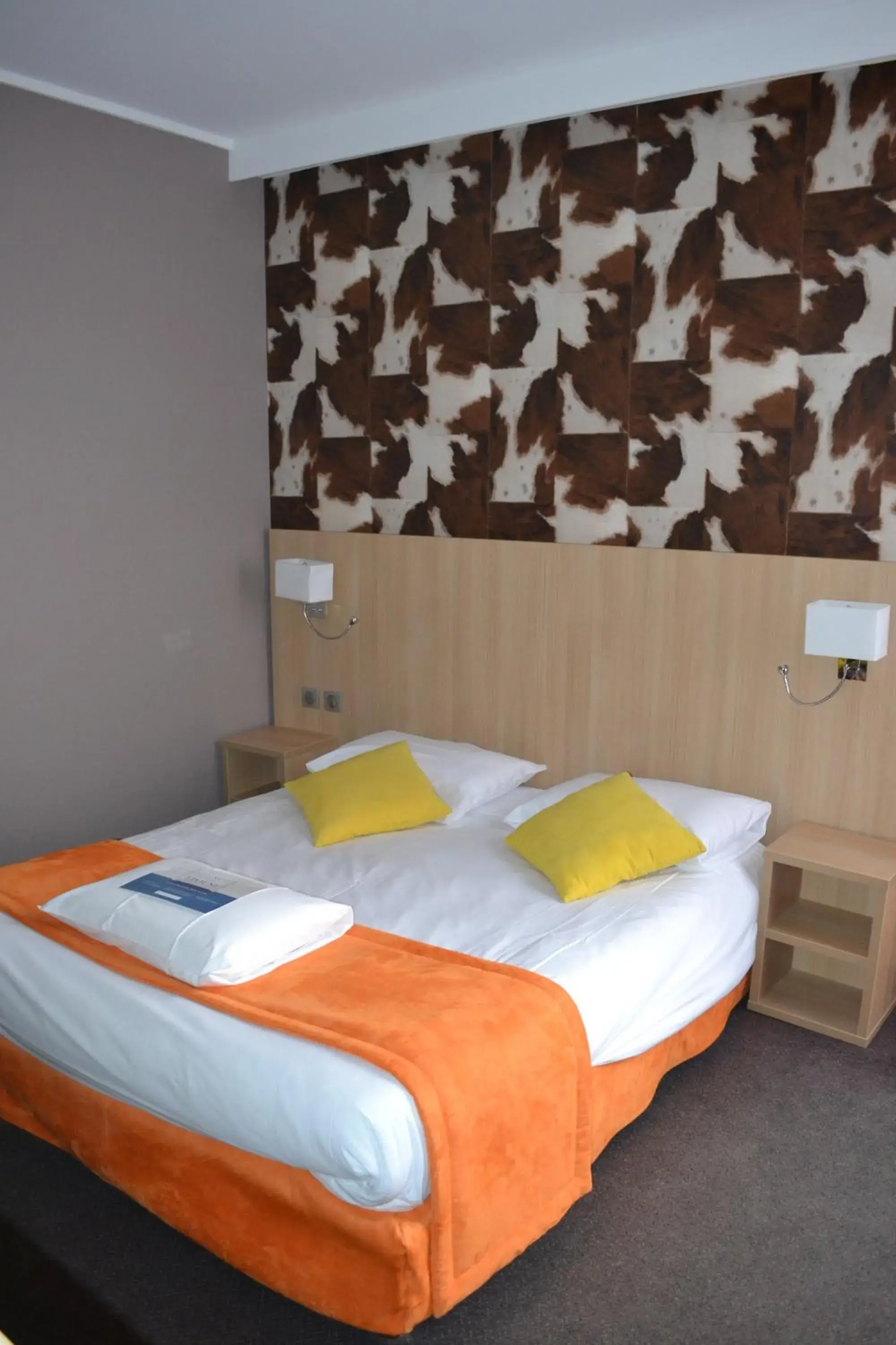 Bed in Hotel Kyriad and Spa Reims centre Bed in Hotel Kyriad and Spa Reims centre